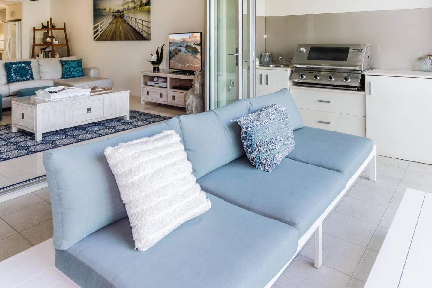 Apartment Azul At Island Views—bask In Beachfront Living *