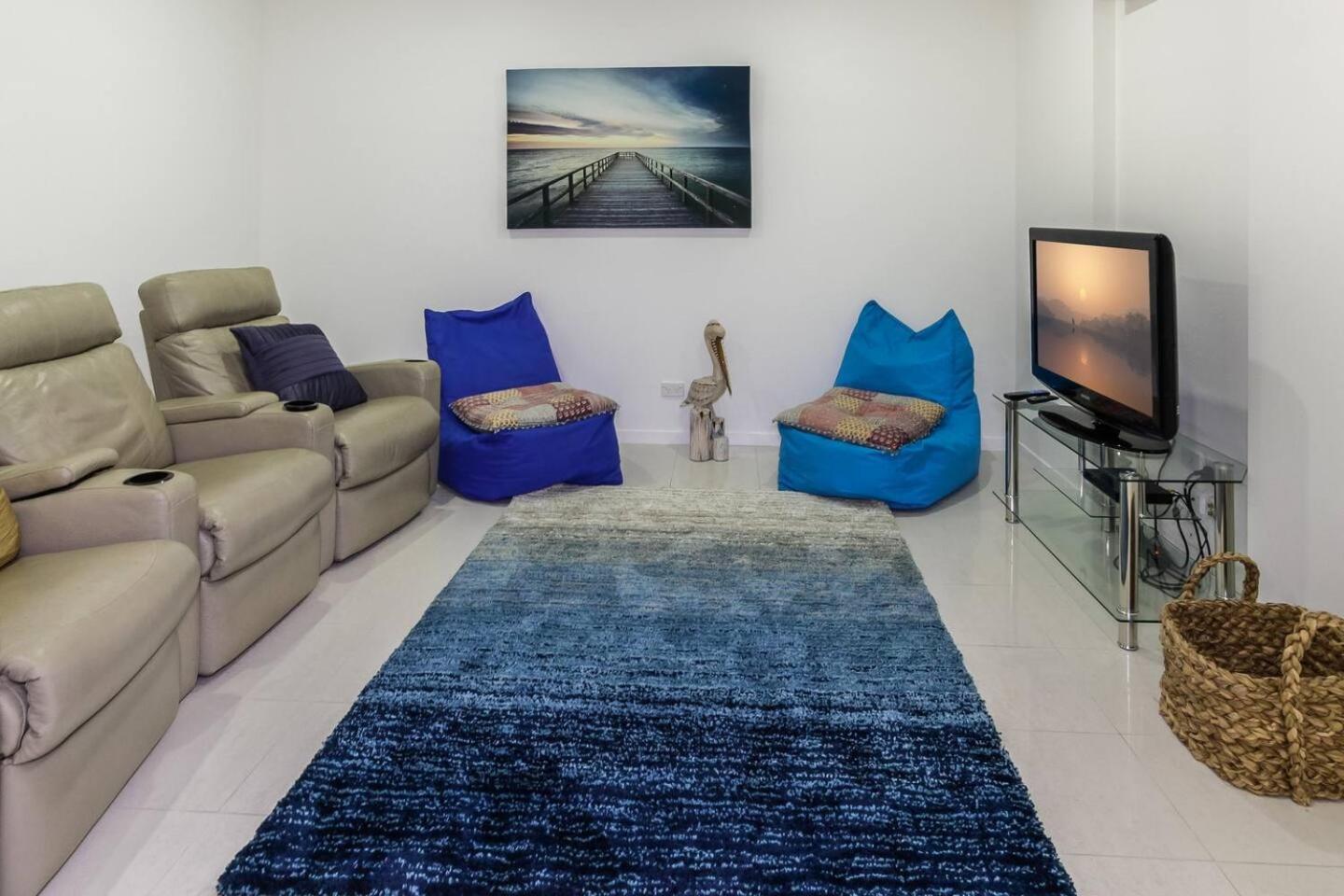 Azul At Island Views—bask In Beachfront Living Apartment *