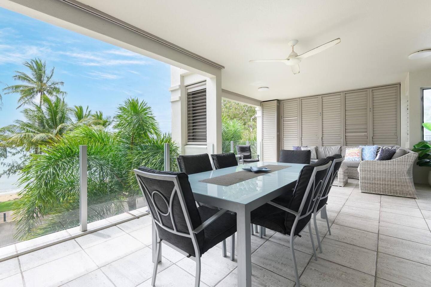 Rojo At Island Views—a Breezy Beachfront Retreat