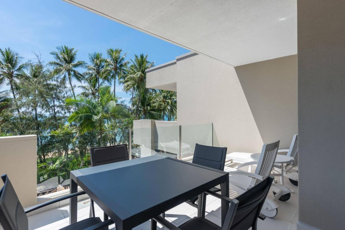 Maple At Paringa Resort: Breezy Beachside Living Apartment