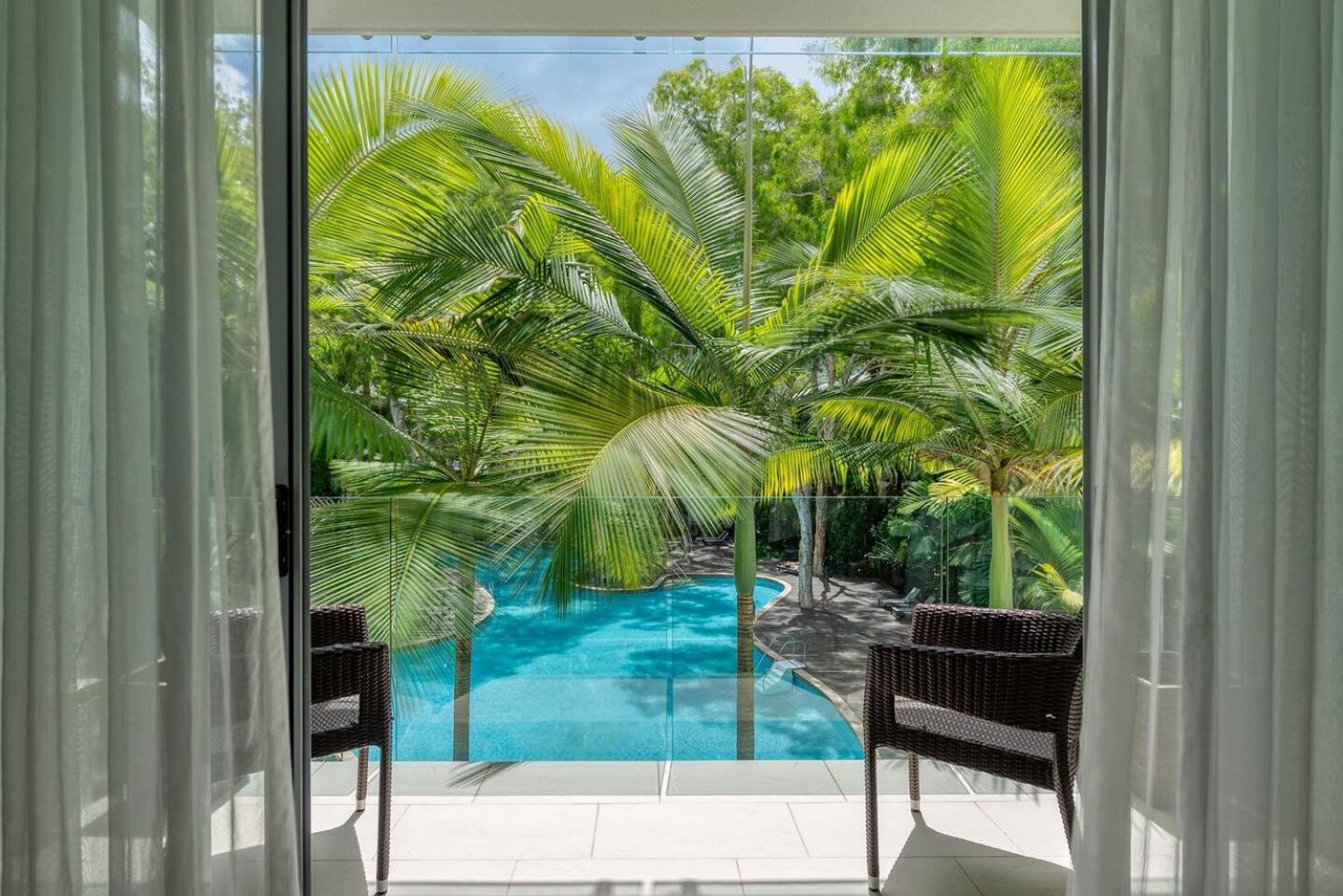 Bougainvillea - Beachside Luxury At The Drift * Palm Cove