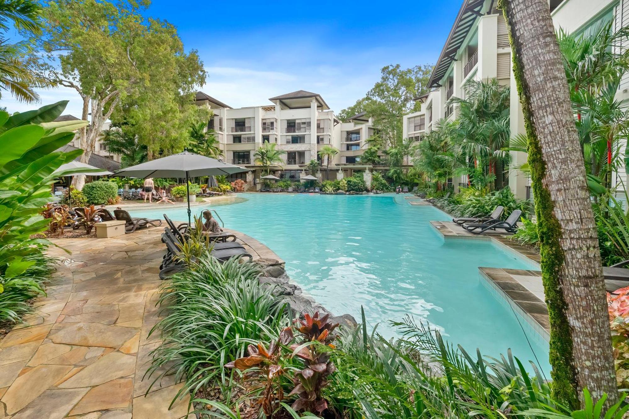 Private In The Temple Beachfront * Palm Cove