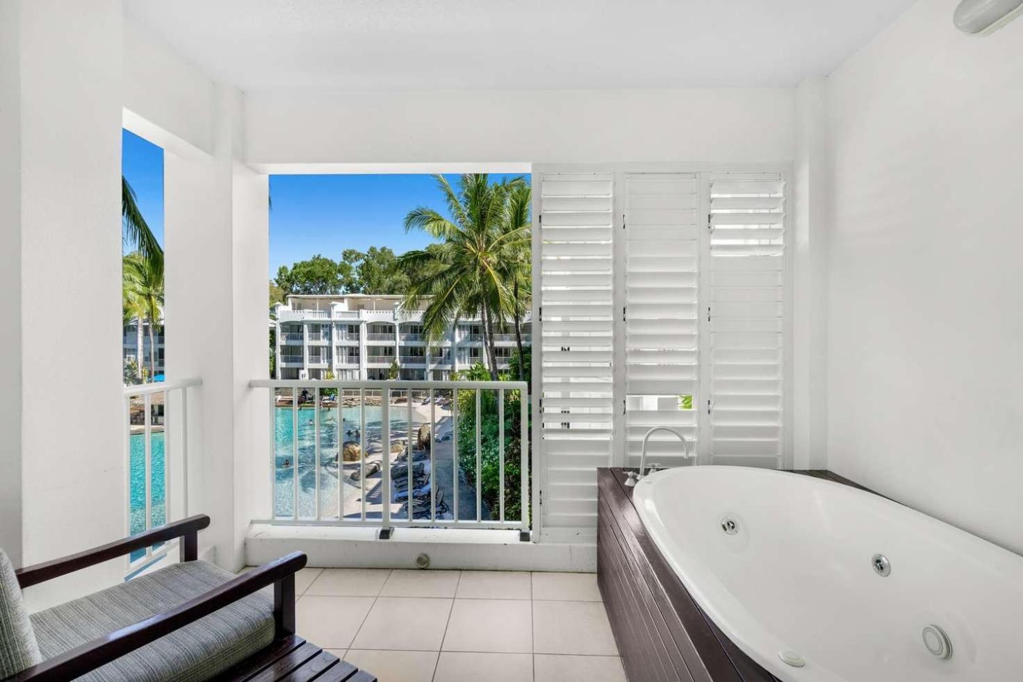 Apartment Club Penthouse Palm Cove