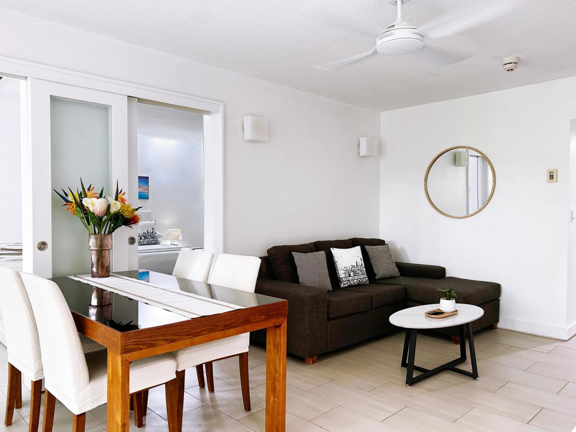 Beachside - Pool And Garden Views * Palm Cove