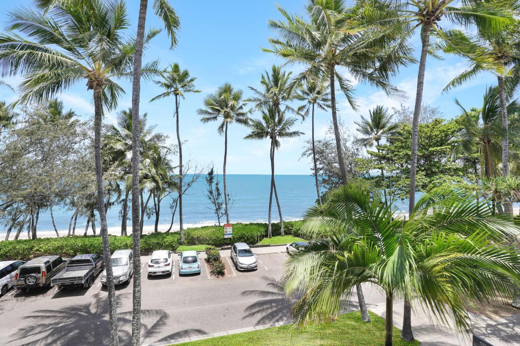 Amaroo - Luxury Overlooking The Coral Sea