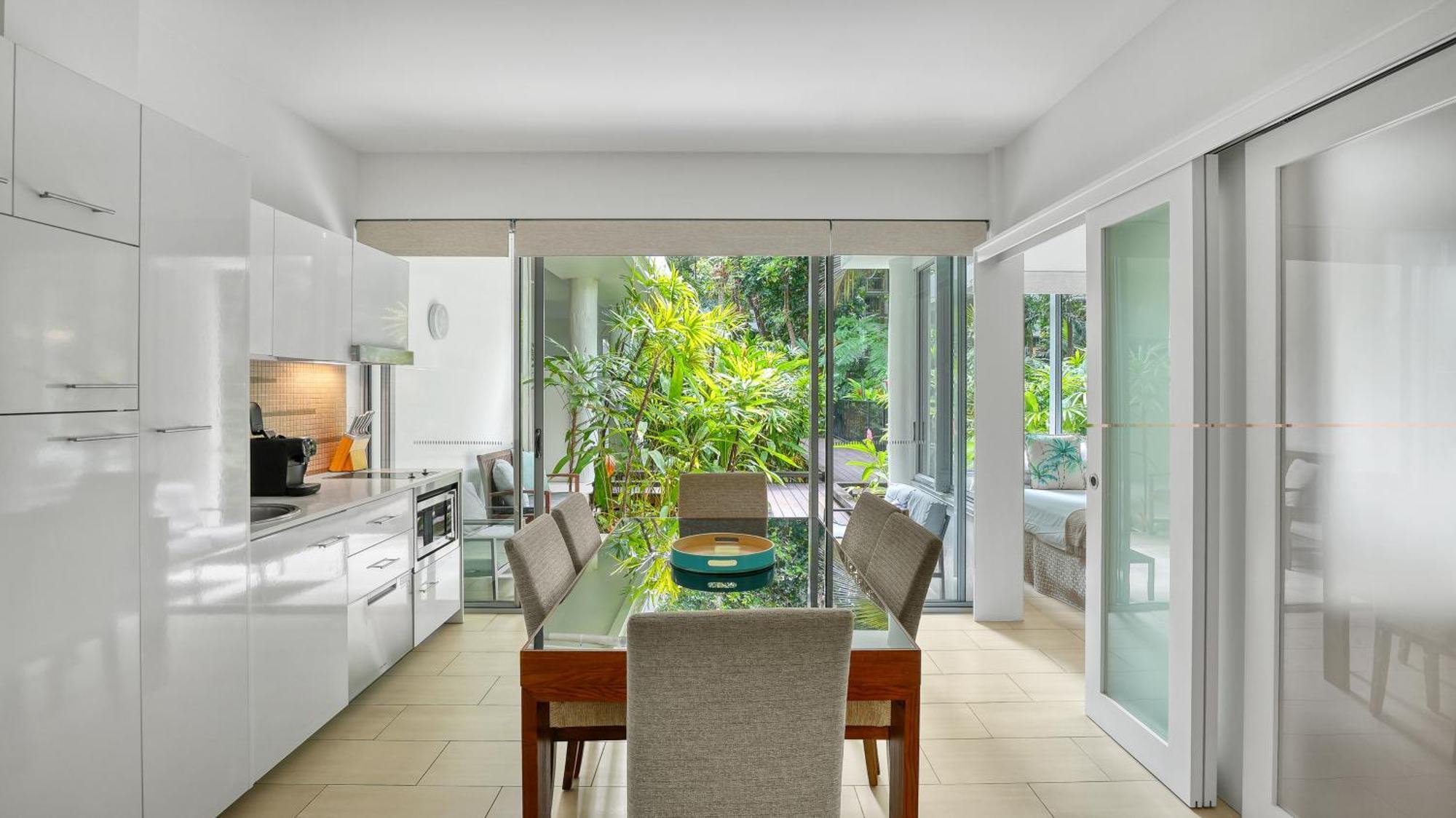 Elysium Private At The Drift * Palm Cove