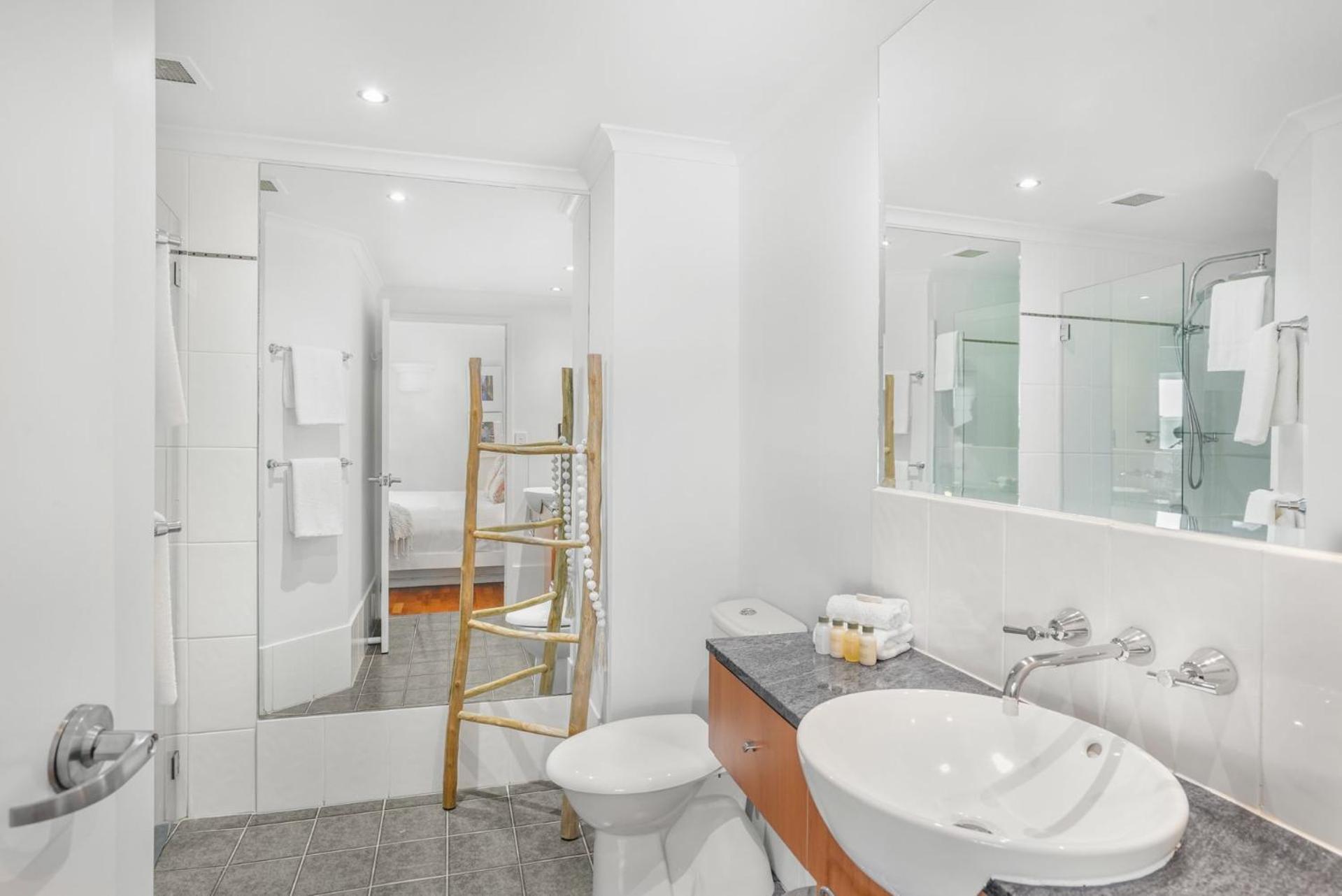 Belle Escapes Sapphire Oceanview 17 Alamanda Apartment