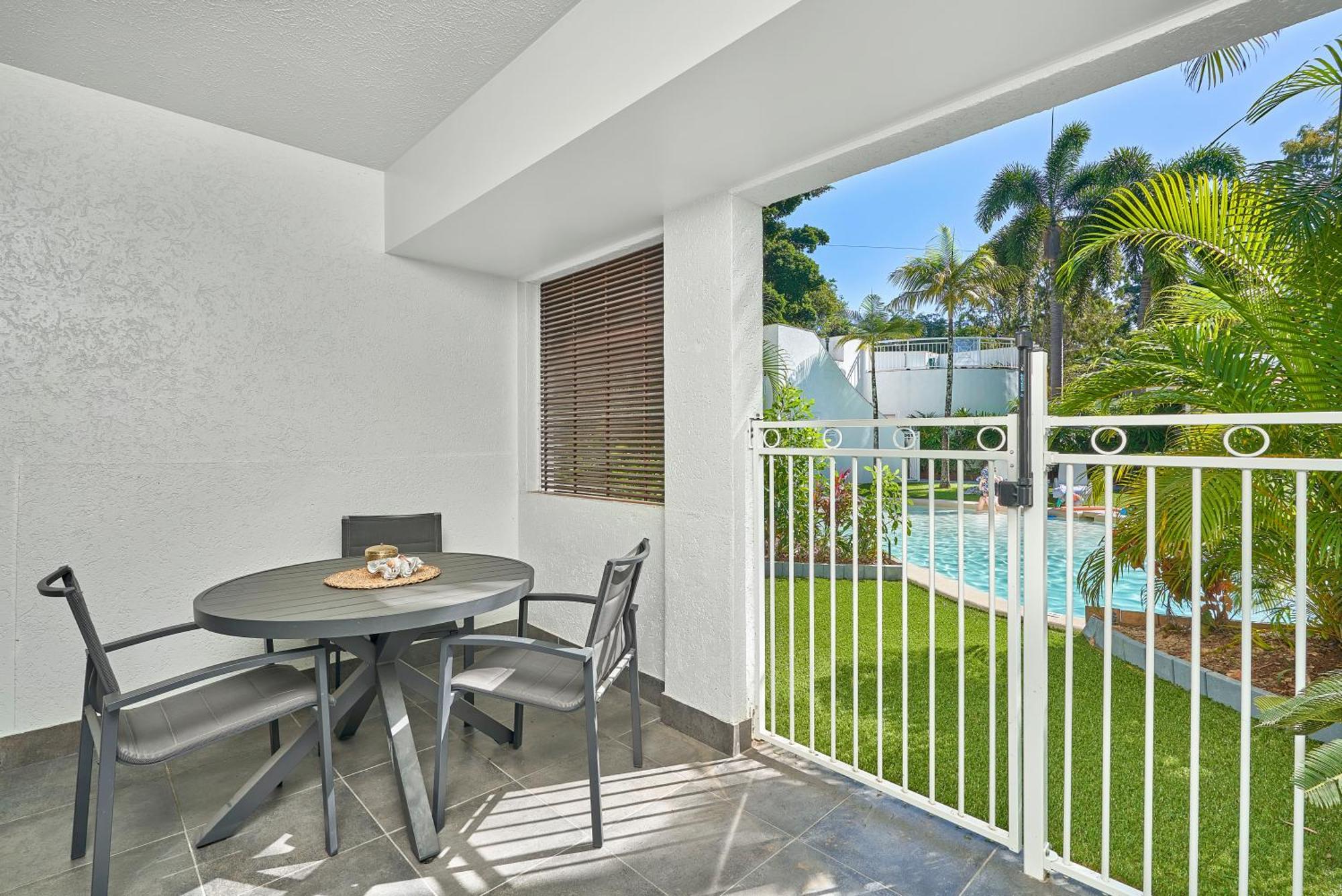 Apartment Alassio With Direct Pool Access Palm Cove