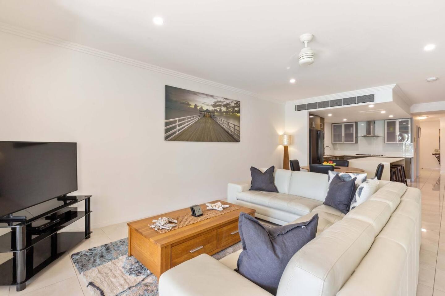 Dreamscape Haven - Your Poolside Paradise * Palm Cove