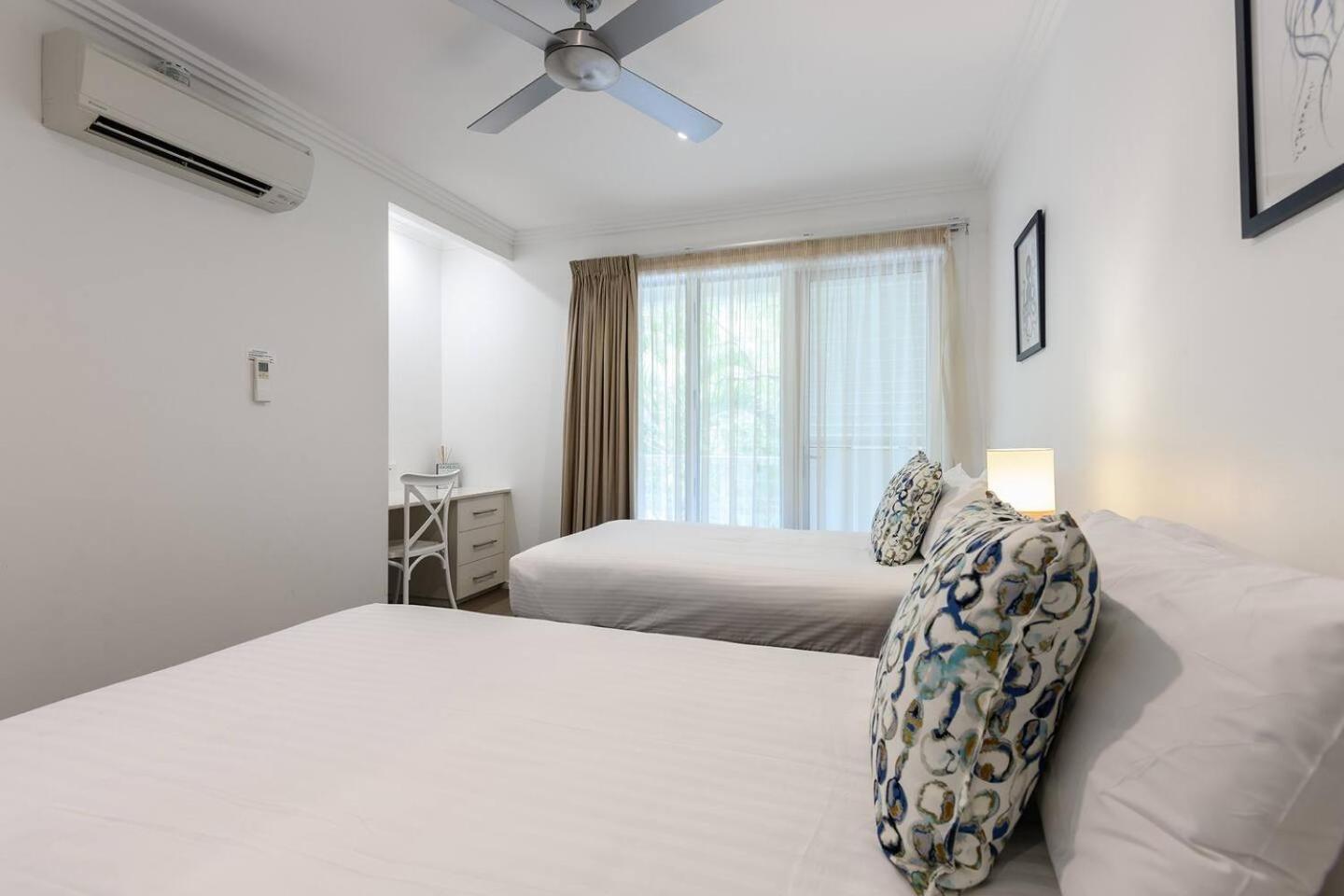 The Esplanade Escape - Your Ideal Beachfront Break Apartment Palm Cove
