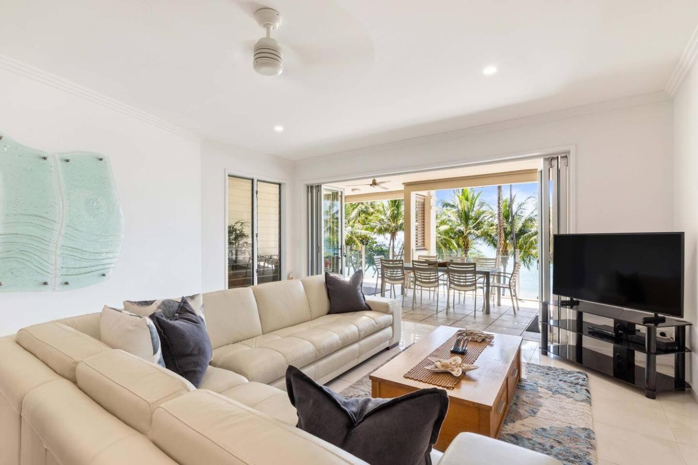 Dreamscape Haven - Your Poolside Paradise