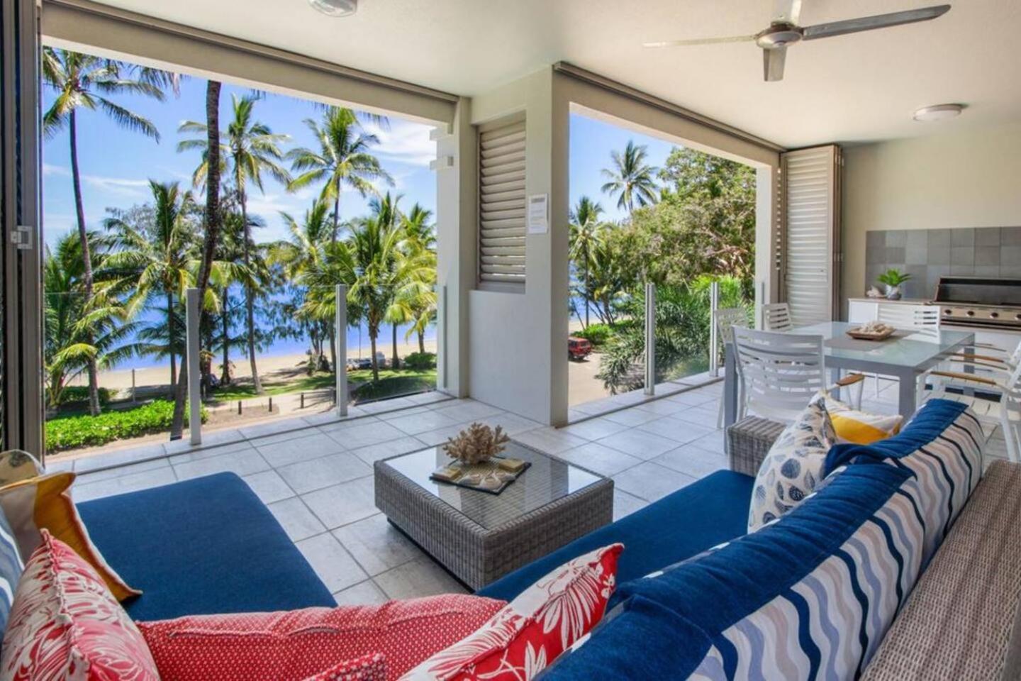 Dreamscape Haven - Your Poolside Paradise Apartment