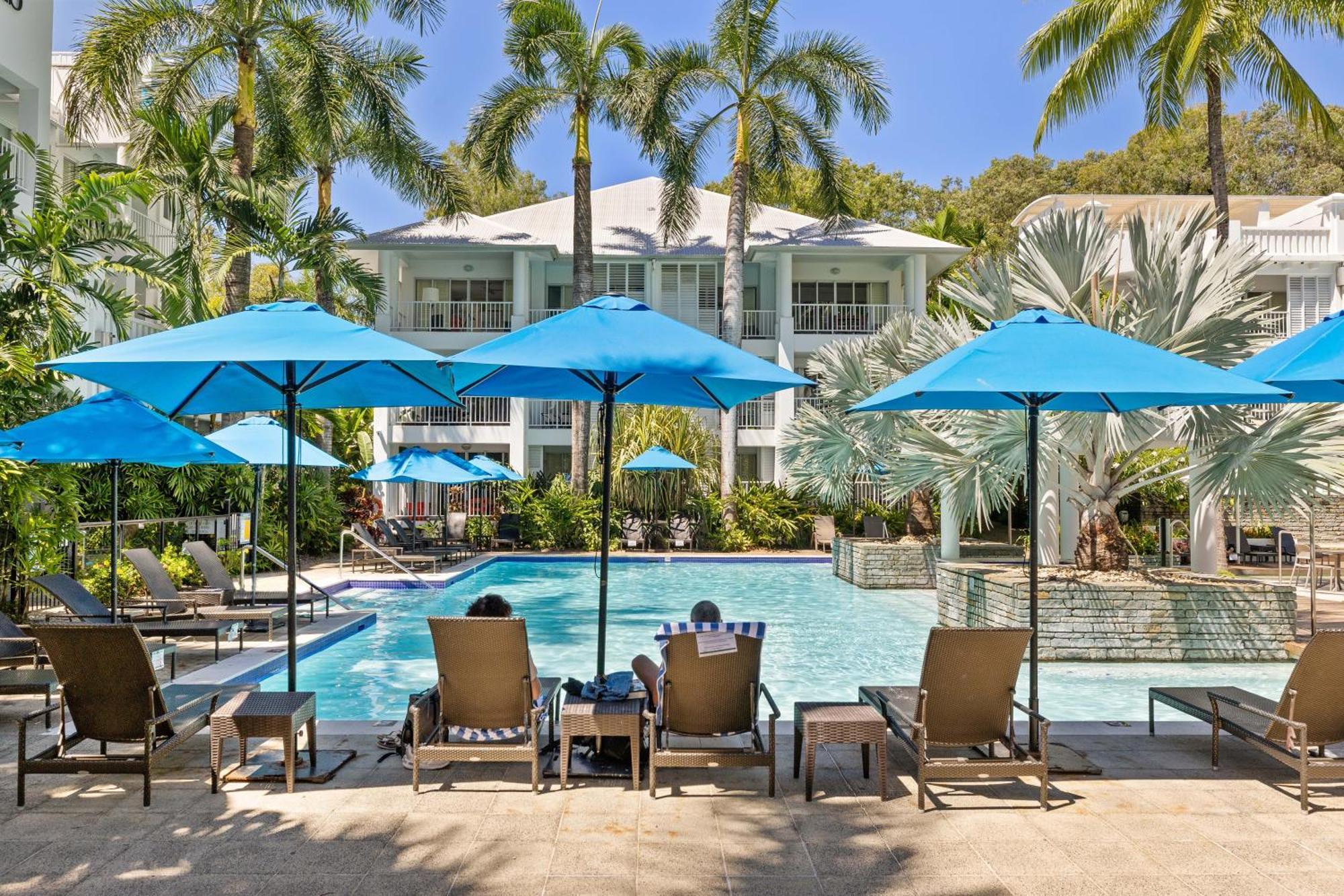 Apartment Oasis At The Club: A Tropical Chic Retreat *