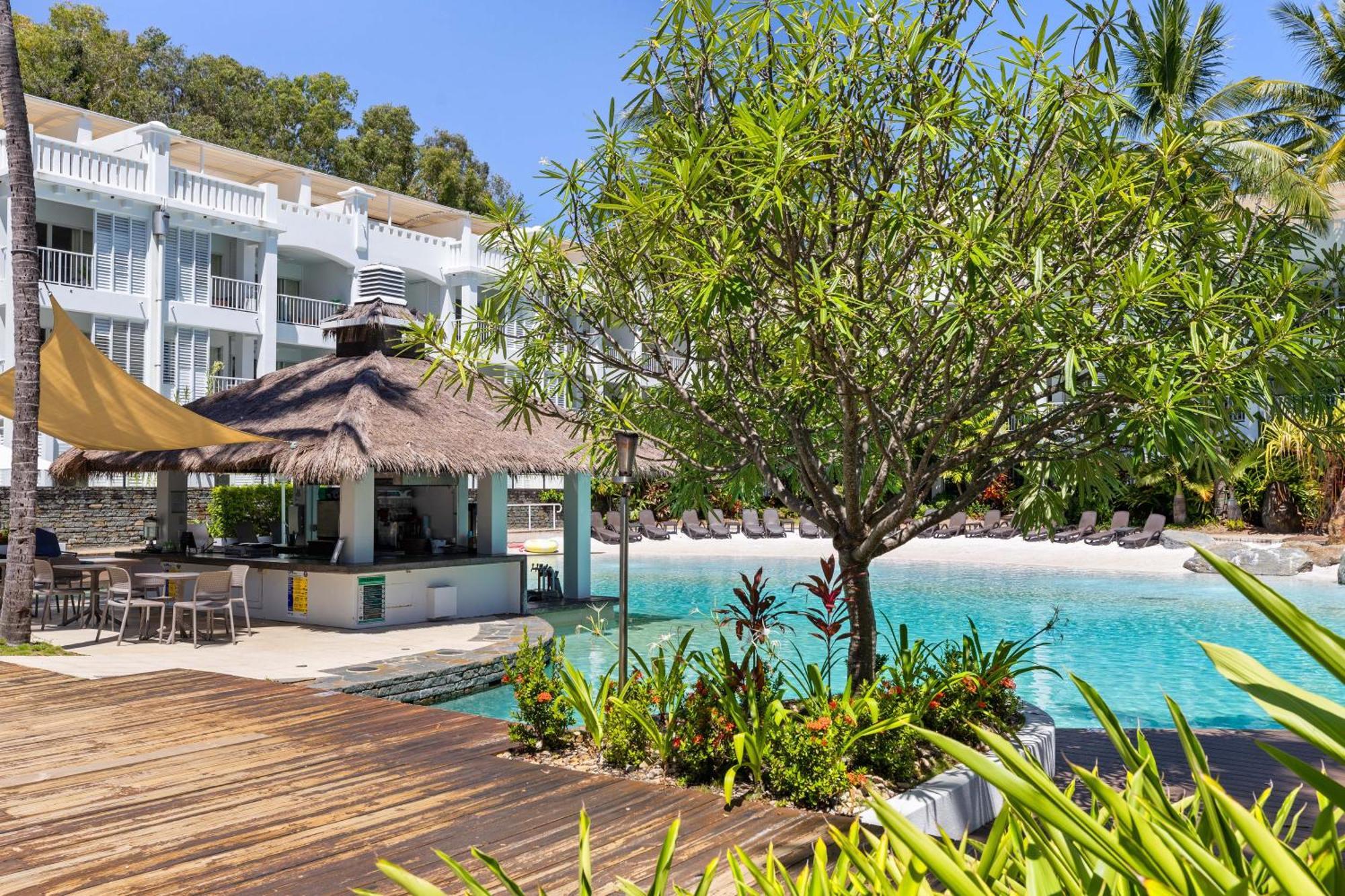 Dive Straight In From Breezy Poolside Oasis Apartment *
