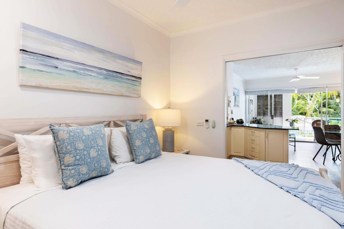 'swaying Palms And Salt Air' A Dreamy Tropical Haven Apartment *