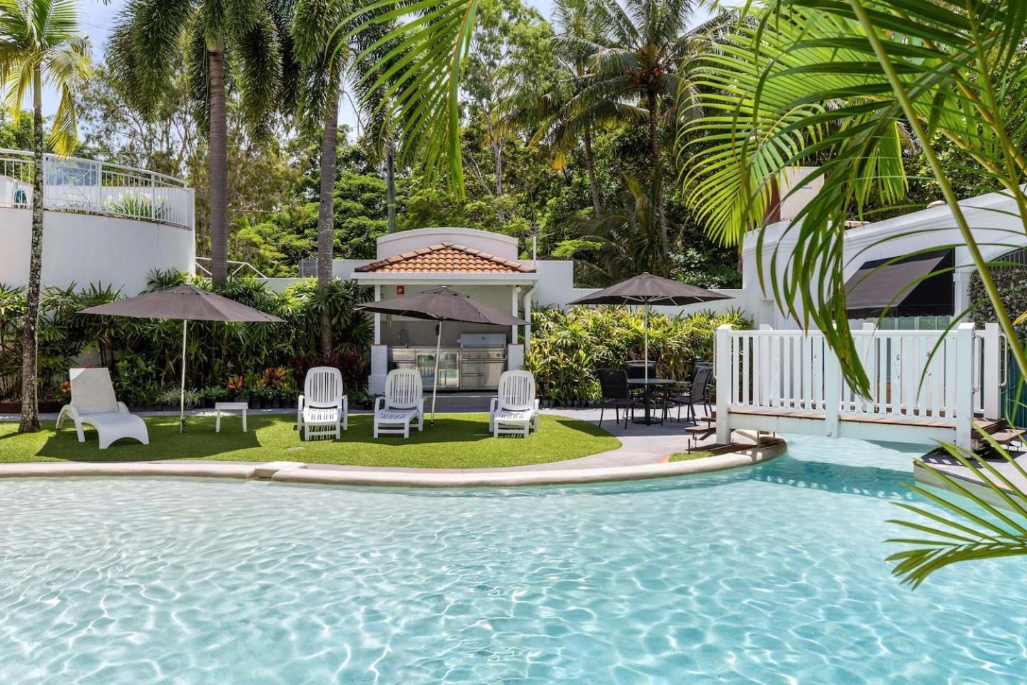 'swaying Palms And Salt Air' A Dreamy Tropical Haven * Palm Cove