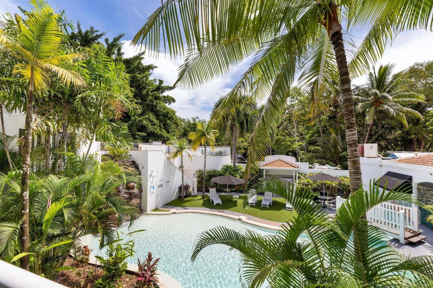'swaying Palms And Salt Air' A Dreamy Tropical Haven * Palm Cove