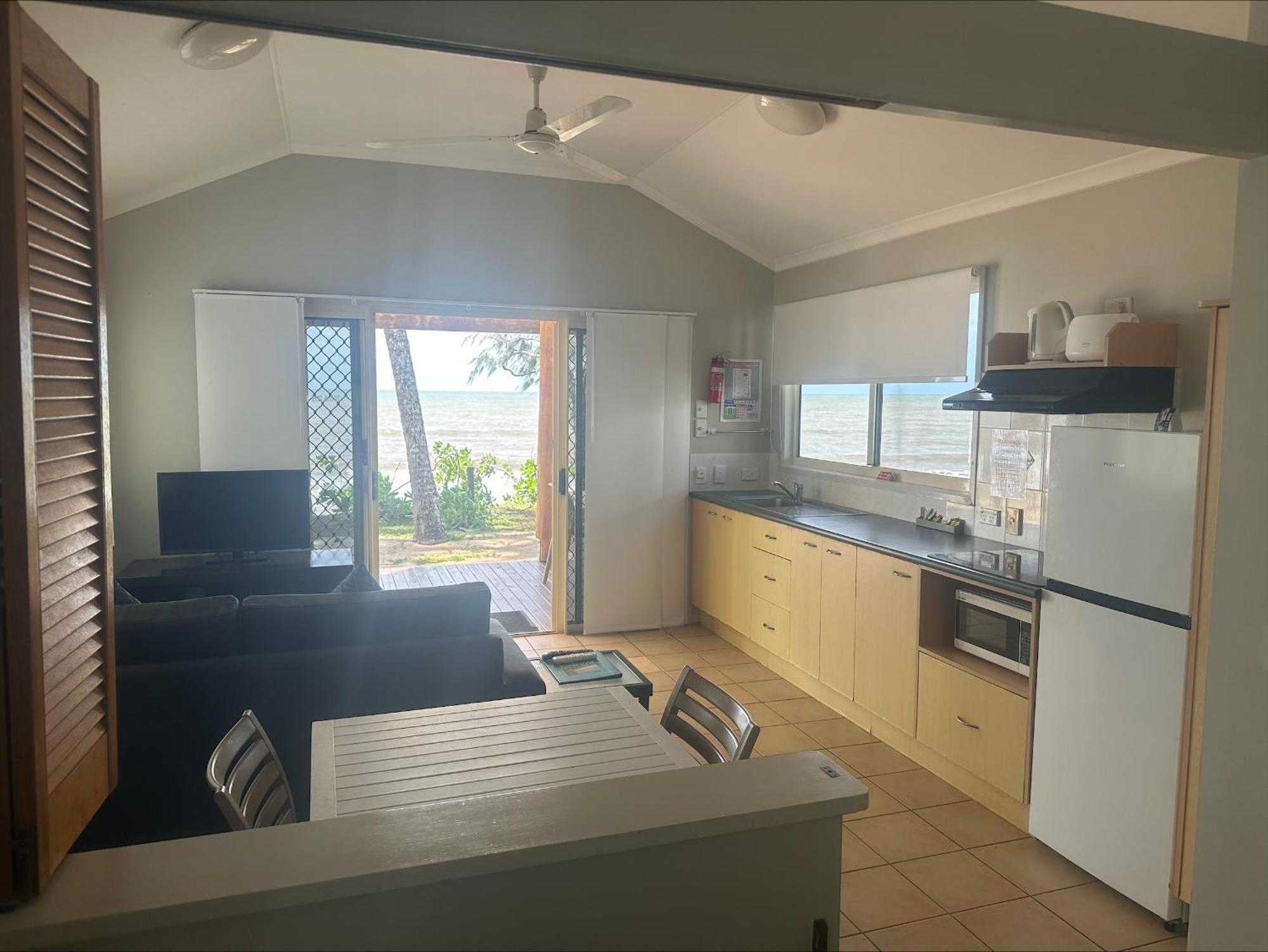 Ellis Oceanfront Holiday park 4*