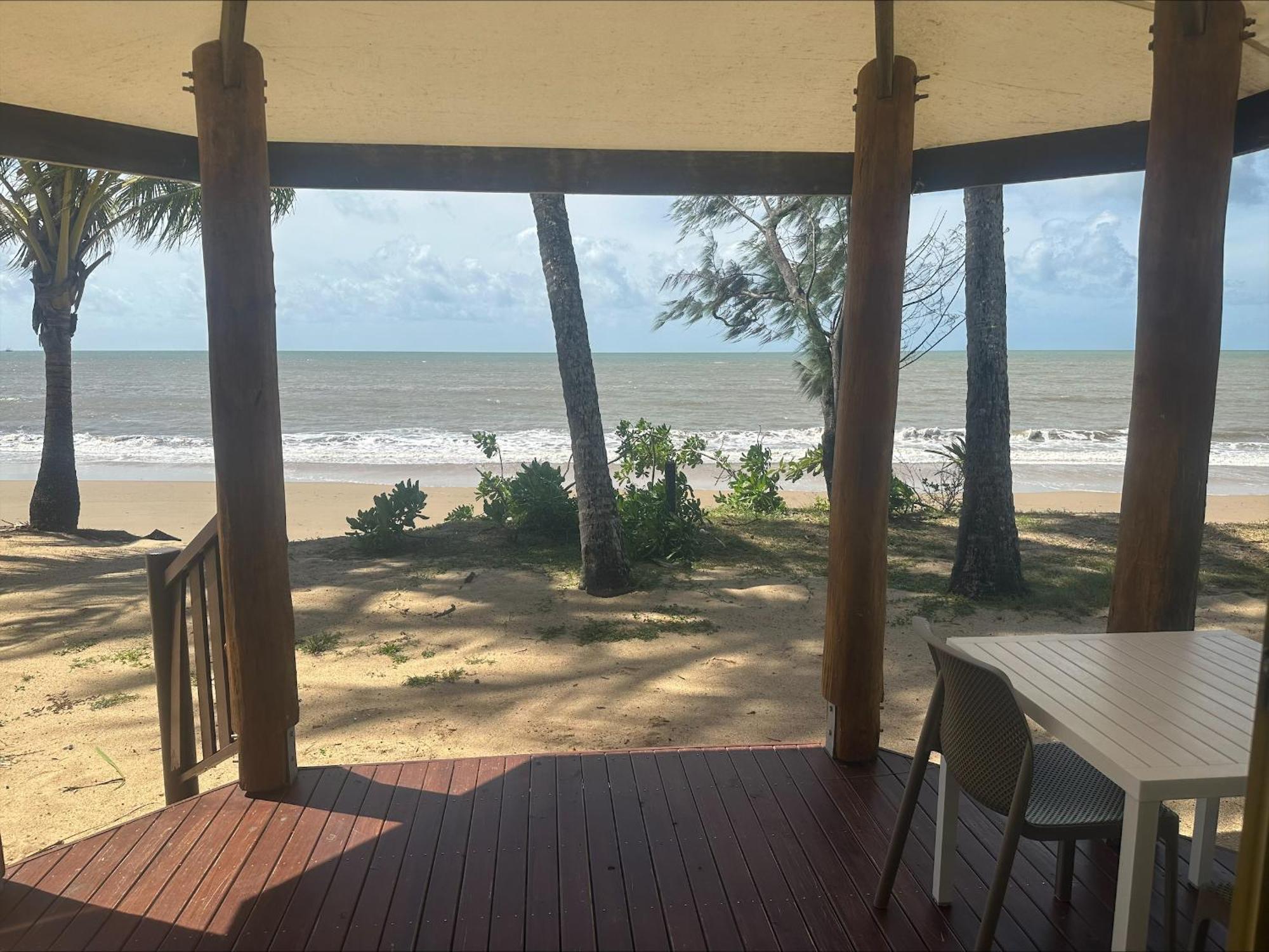 Ellis Oceanfront Palm Cove