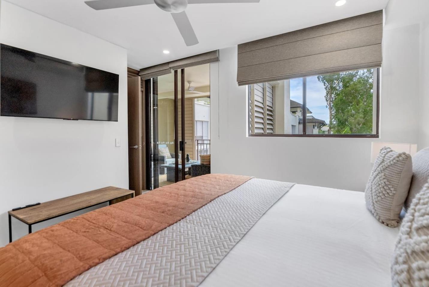'tropical Escape' Coastal Daydreams With Rooftop *