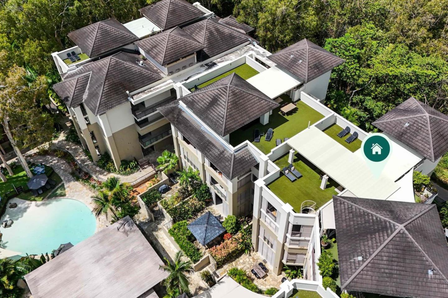 Apartment 'tropical Escape' Coastal Daydreams With Rooftop Palm Cove