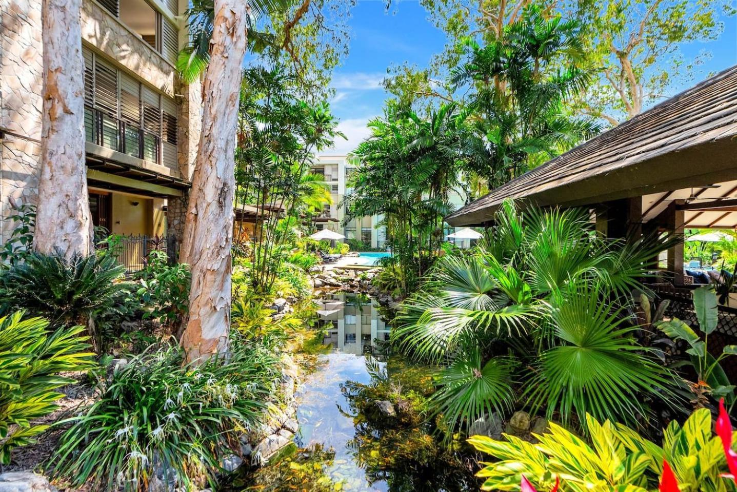 'tropical Escape' Coastal Daydreams With Rooftop