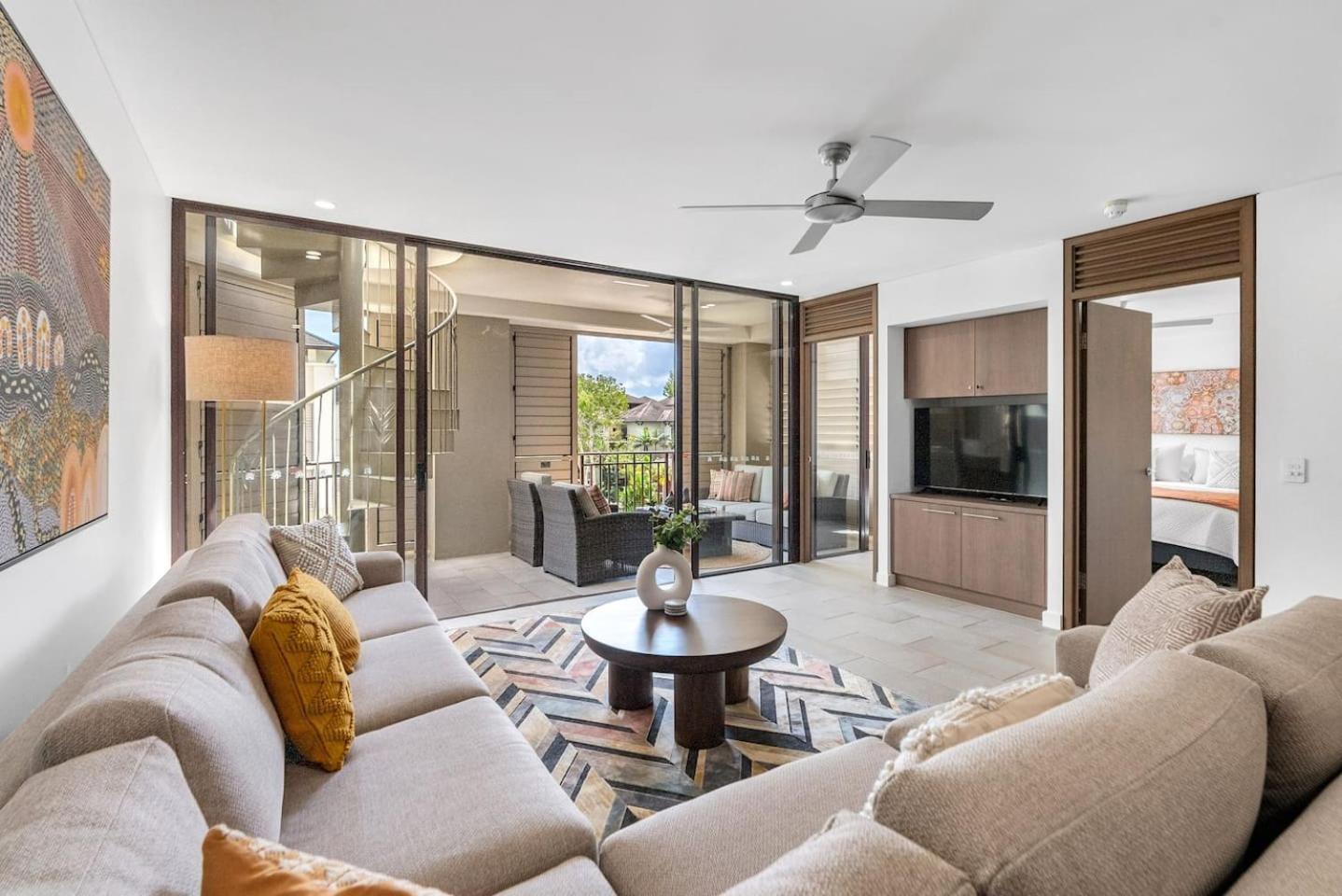 Apartment 'tropical Escape' Coastal Daydreams With Rooftop Palm Cove