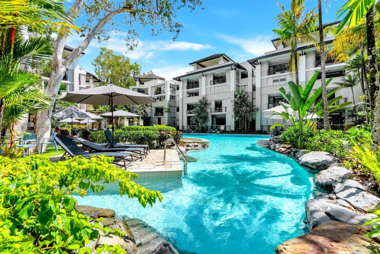 'tropical Escape' Coastal Daydreams With Rooftop Apartment *