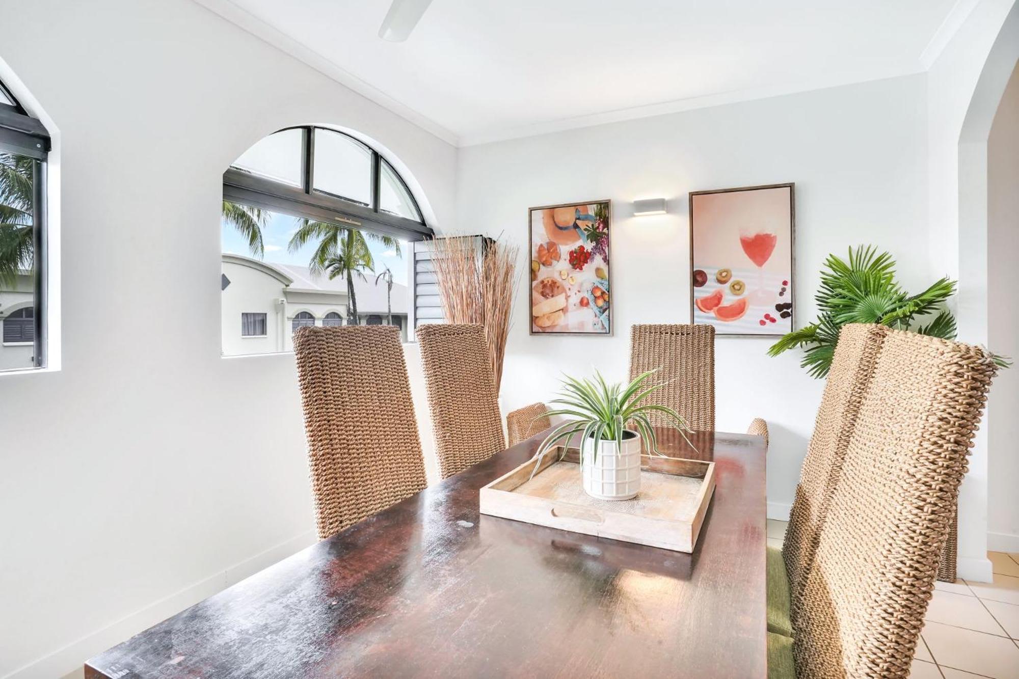 'kensington' At Mango Lagoon Apartment *