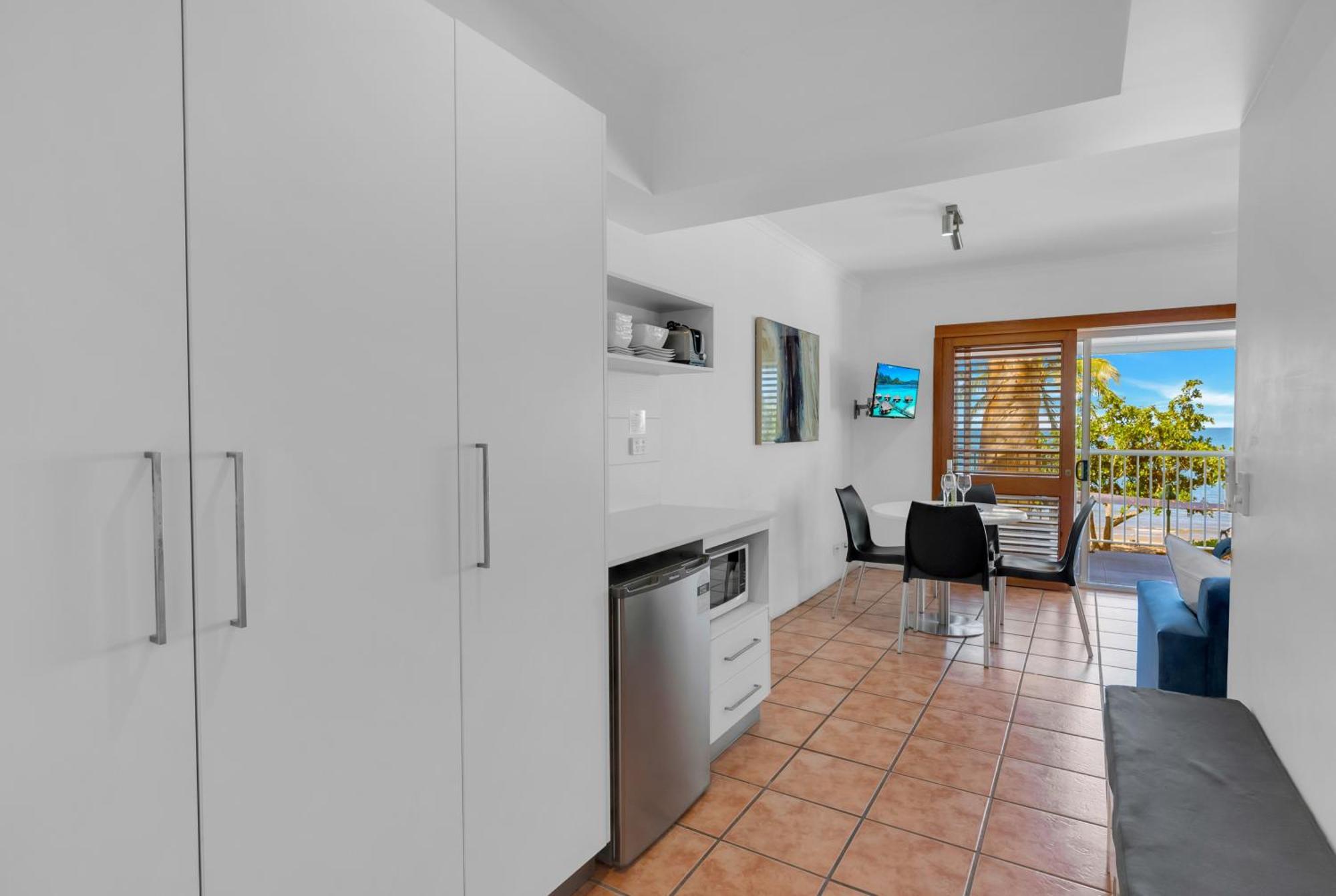 'beachfront Bliss' Paradise At Apartment Palm Cove
