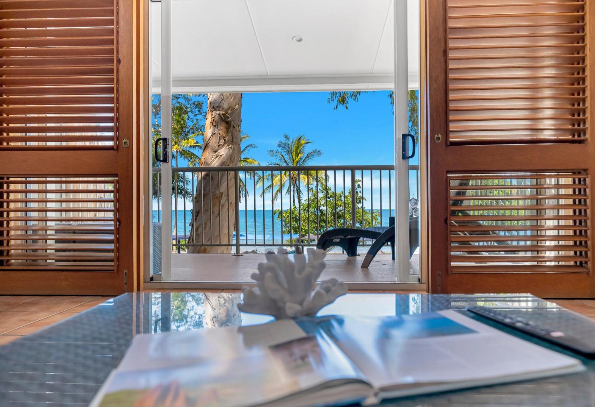 'beachfront Bliss' Paradise At Apartment *