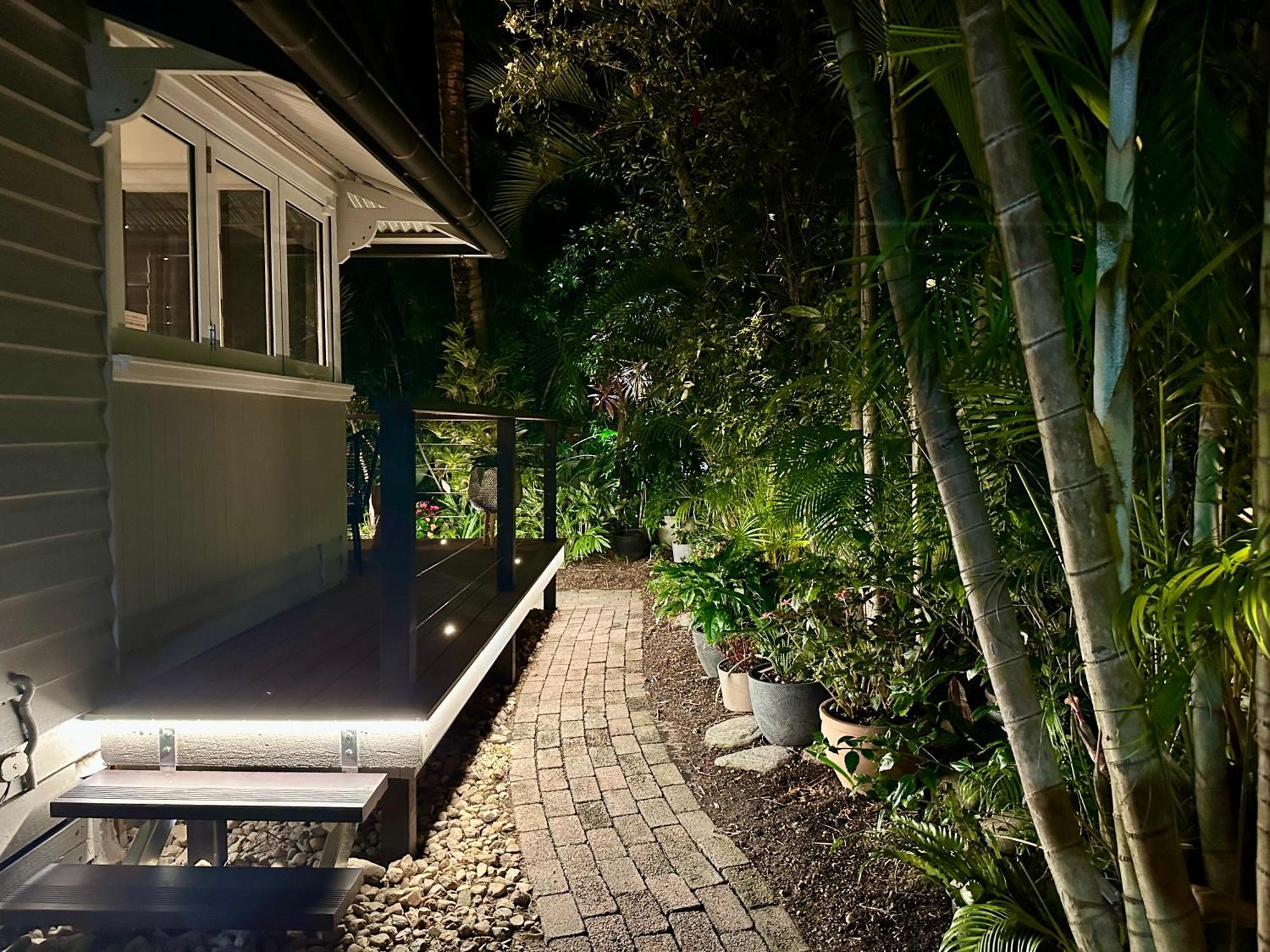Sweet Creek Cottage, Palm Cove, 200m To Beach, Heated Pool, Pets * Palm Cove