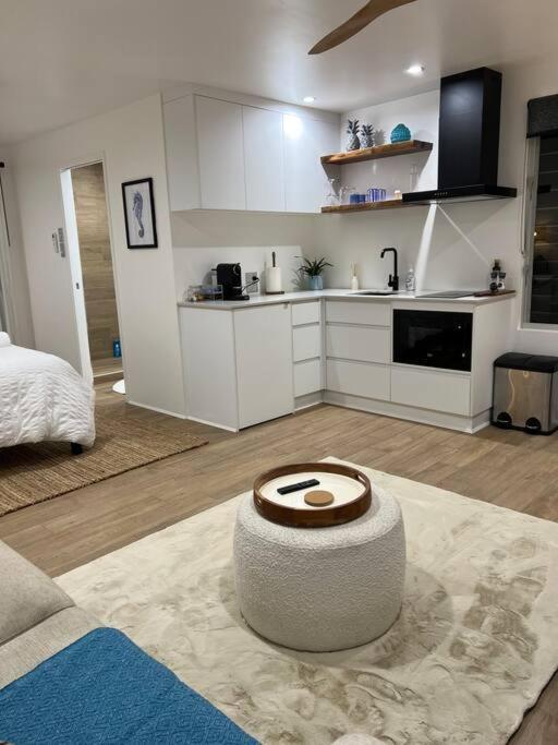 Indigo Studio With Pool 200m To Beach Guest house *