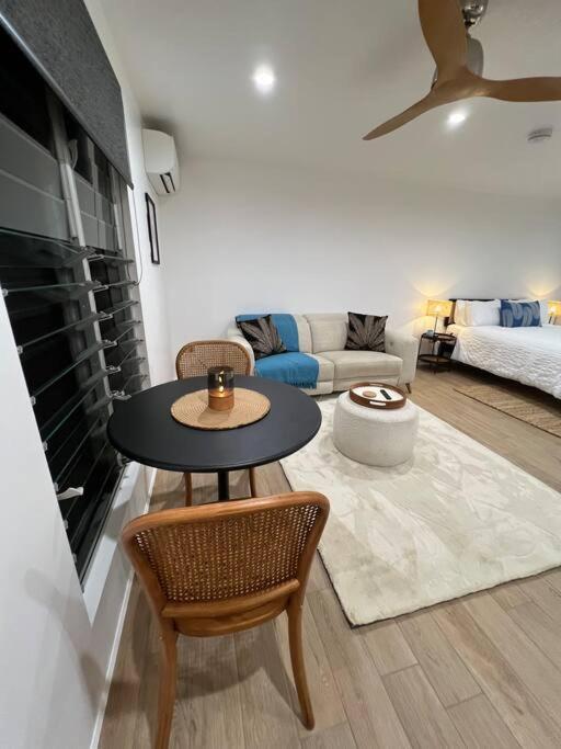 Indigo Studio With Pool 200m To Beach Guest house Palm Cove