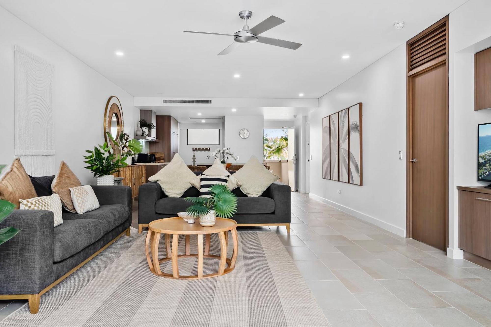 Private In The Temple Beachfront * Palm Cove