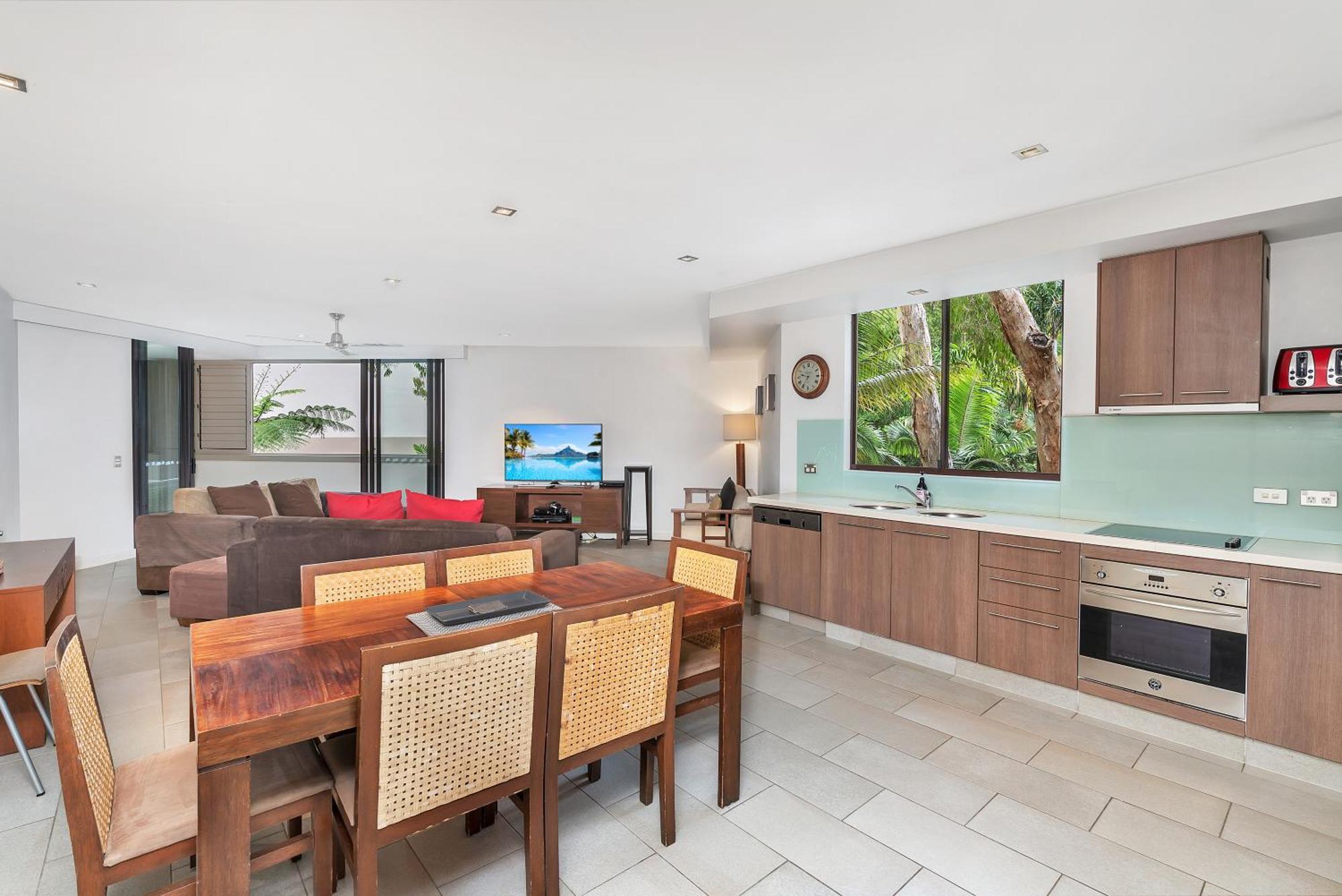 Apartment Private In The Temple Beachfront Palm Cove