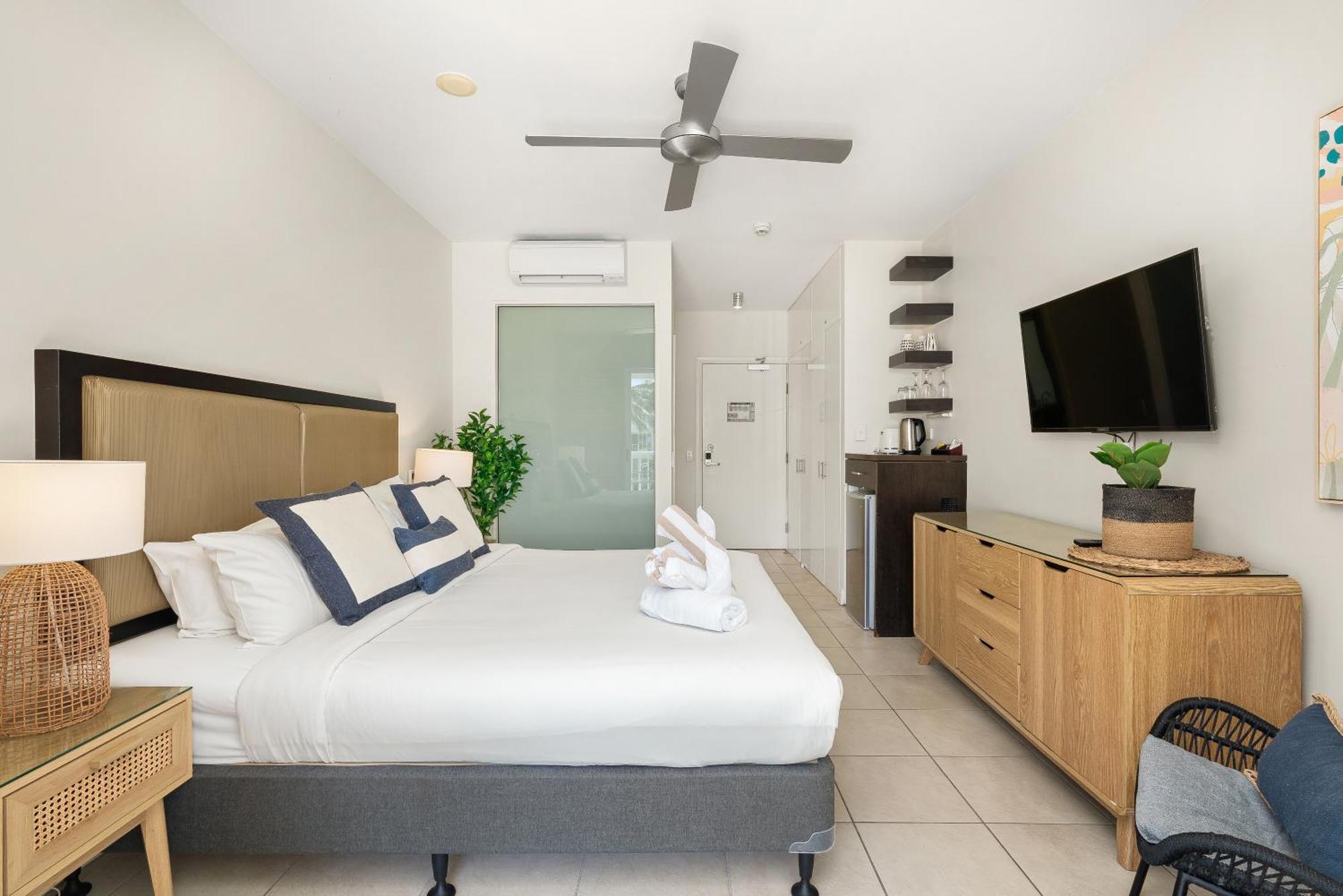 Club Private Apartment Palm Cove