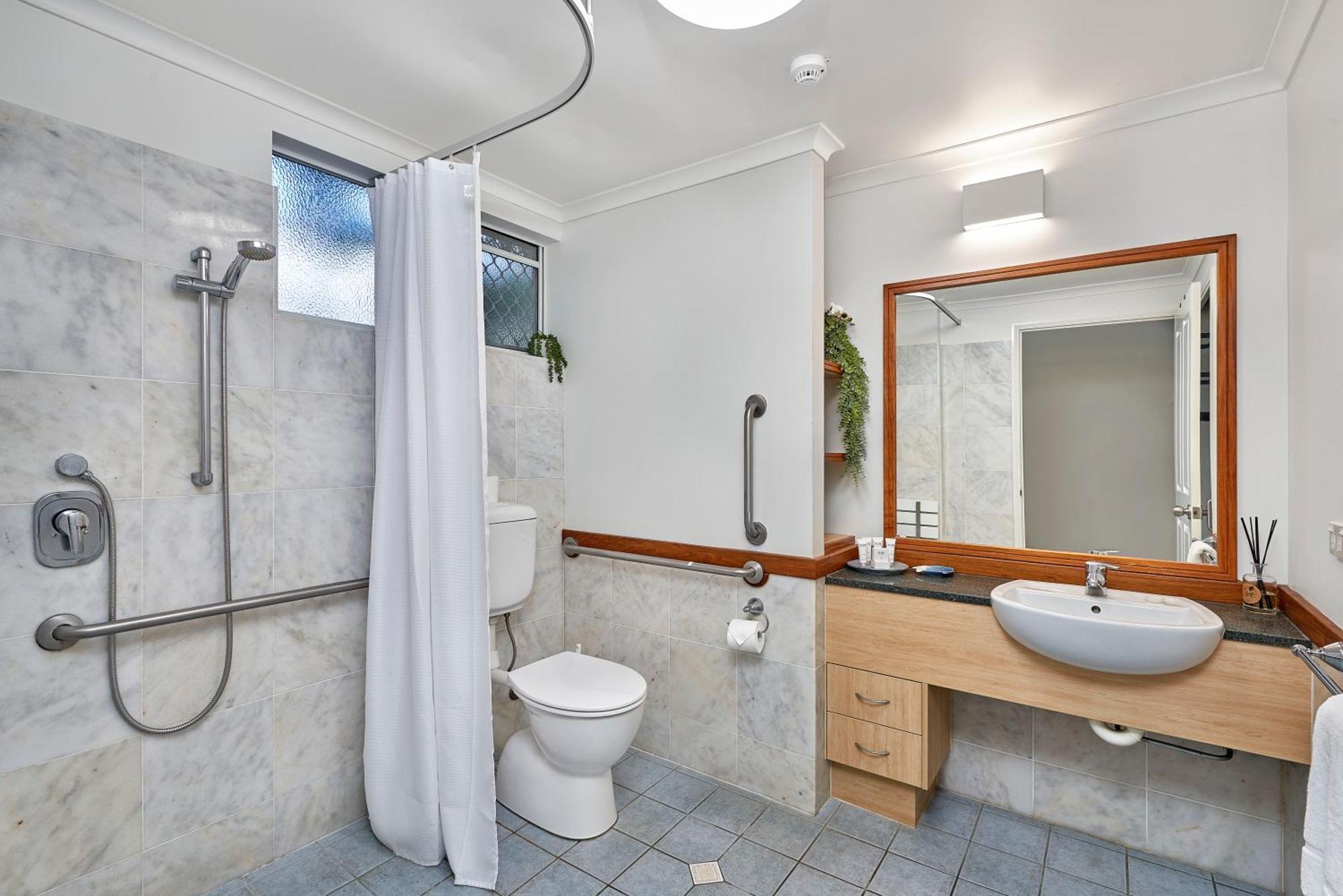 Alassio With Direct Pool Access Apartment *