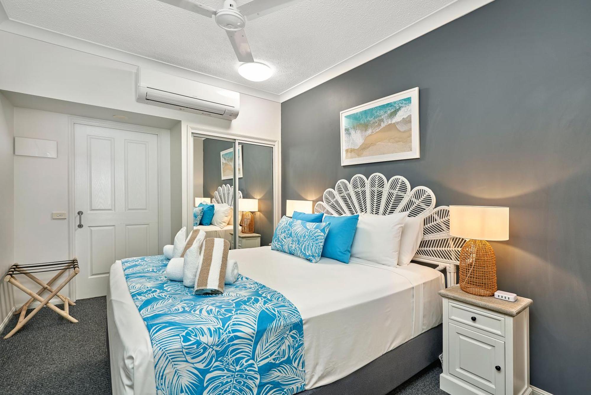 Alassio With Direct Pool Access Apartment *