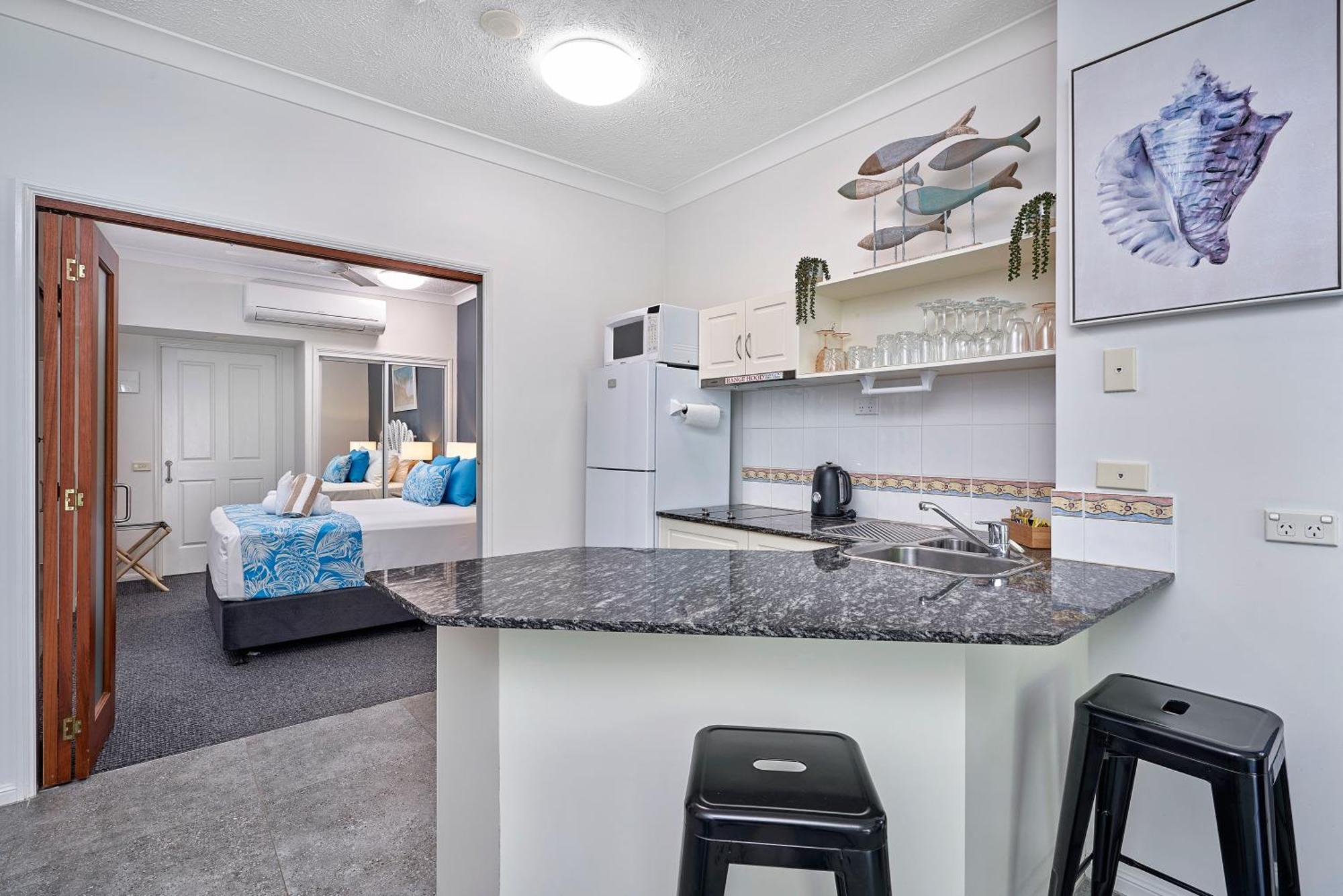 Apartment Alassio With Direct Pool Access Palm Cove