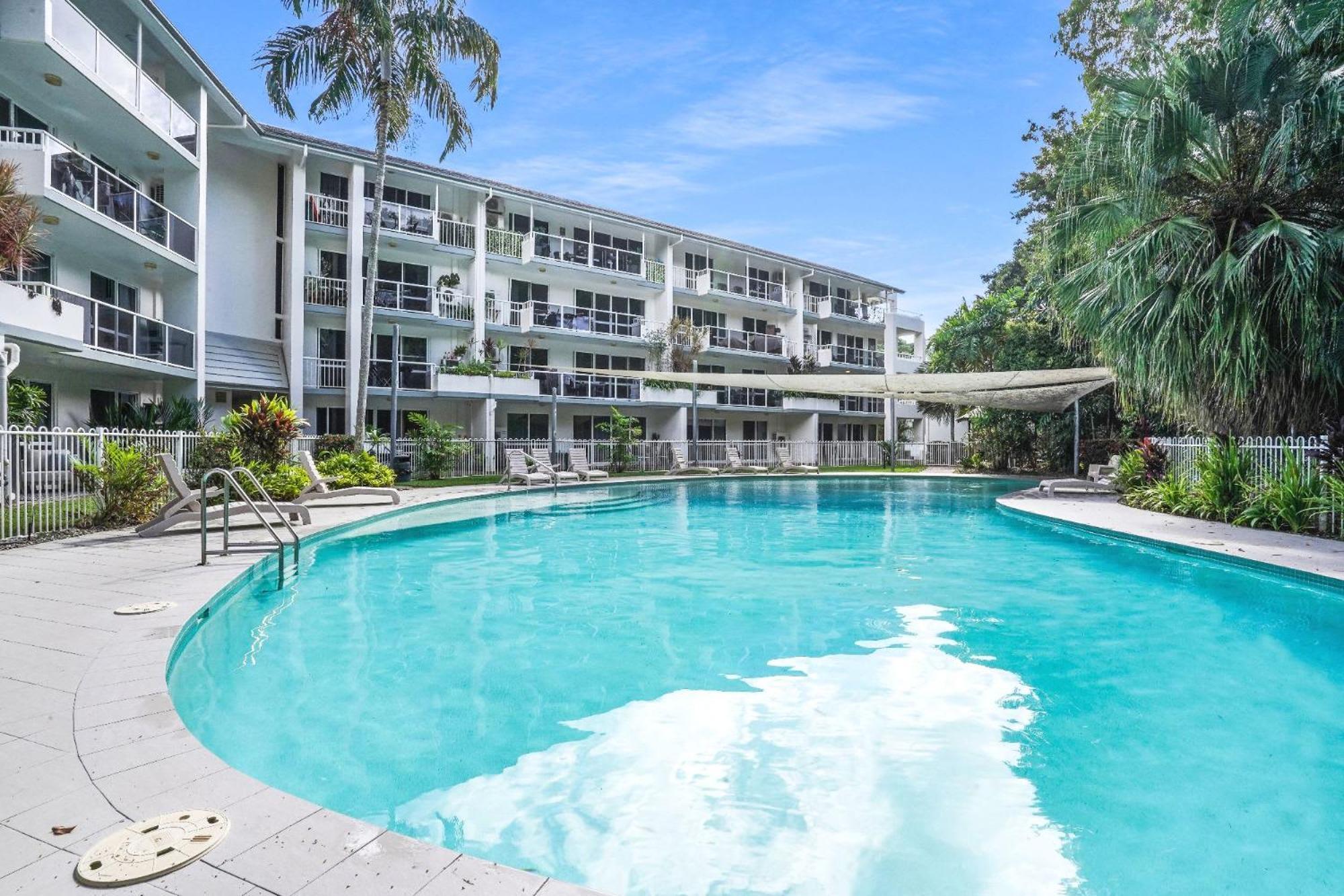 Under The Palms - Style Living * Palm Cove