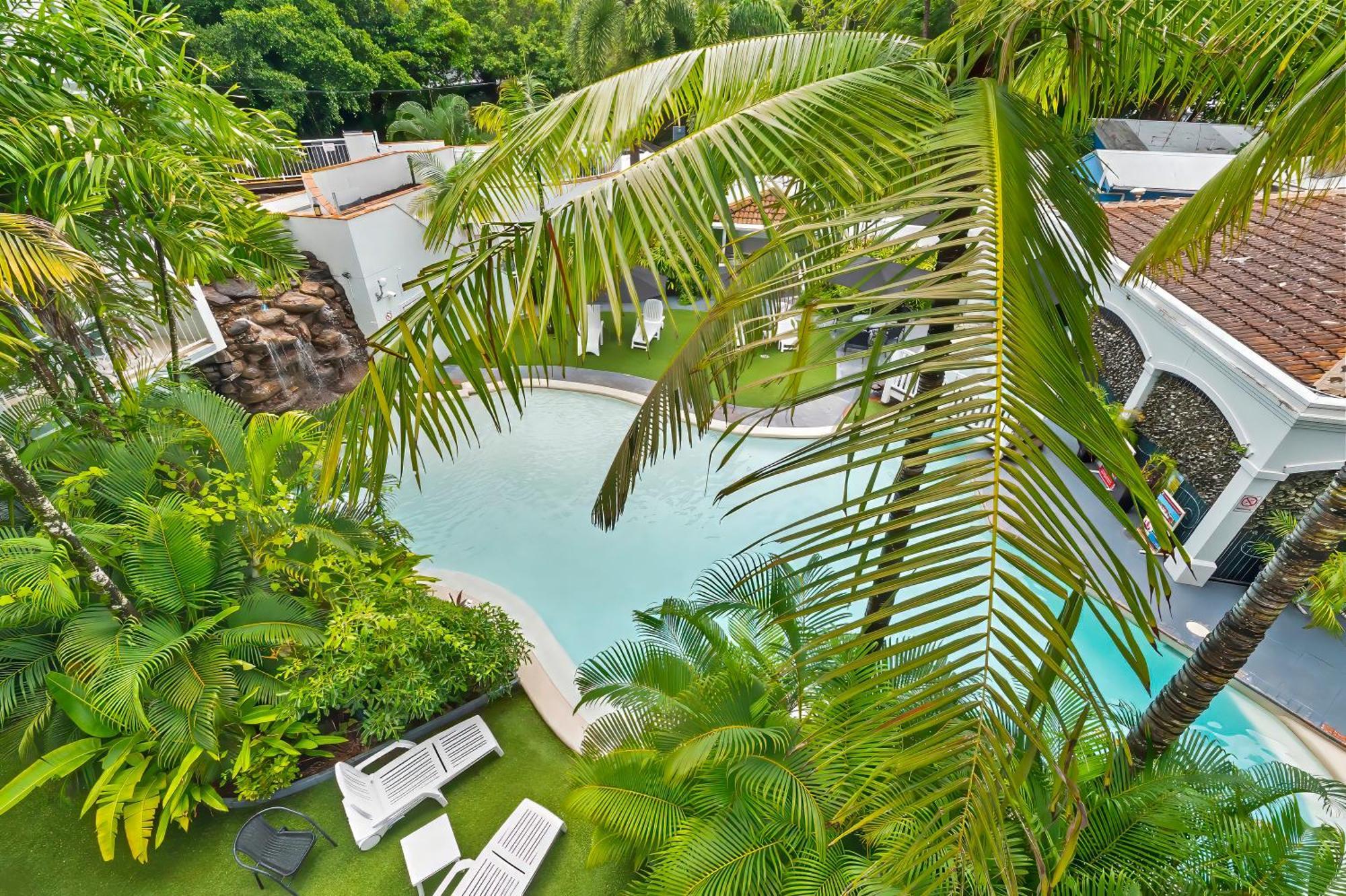 Apartment Alassio Beachfront Palm Cove