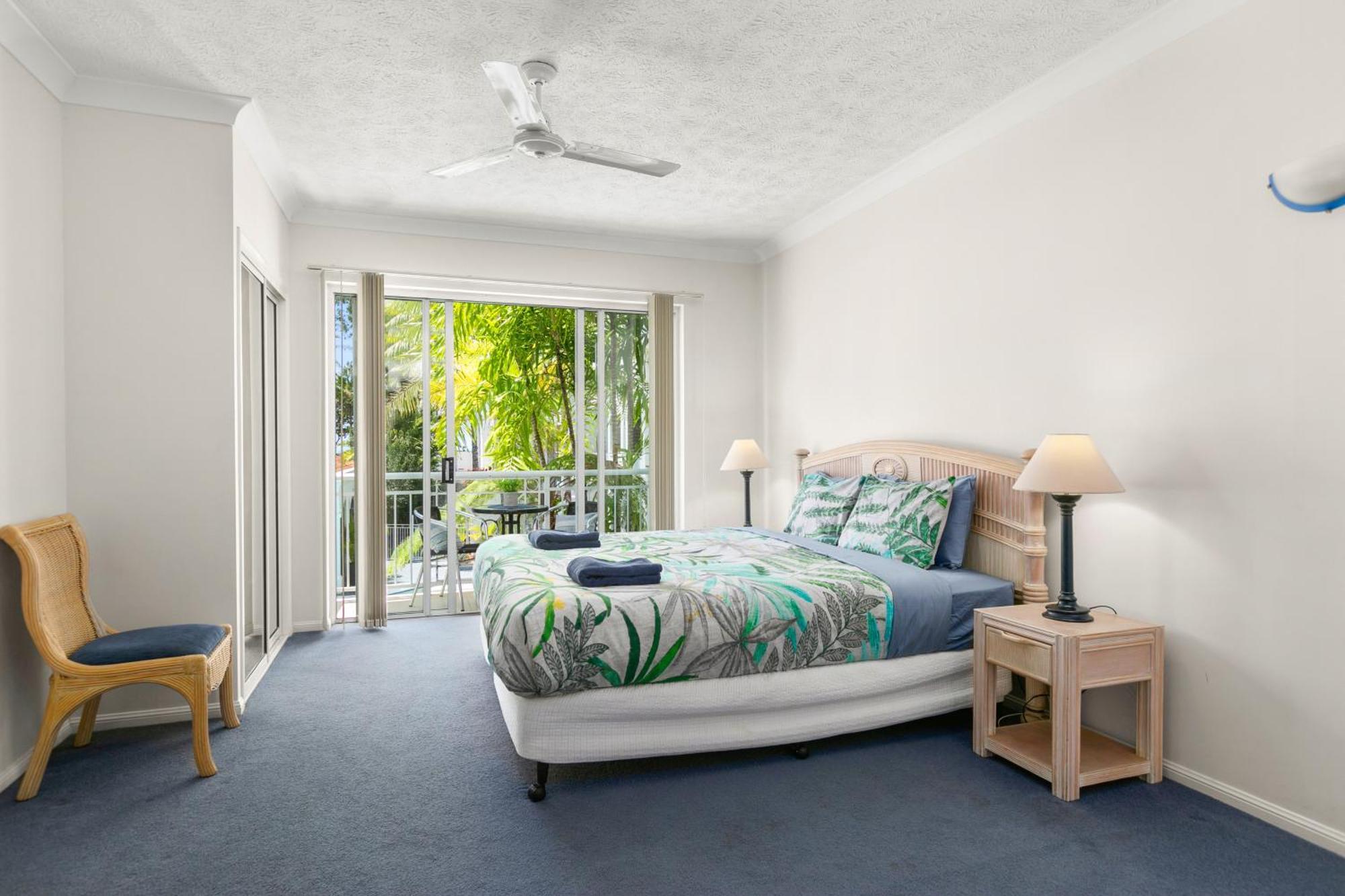 Alassio Beachfront Apartment Palm Cove
