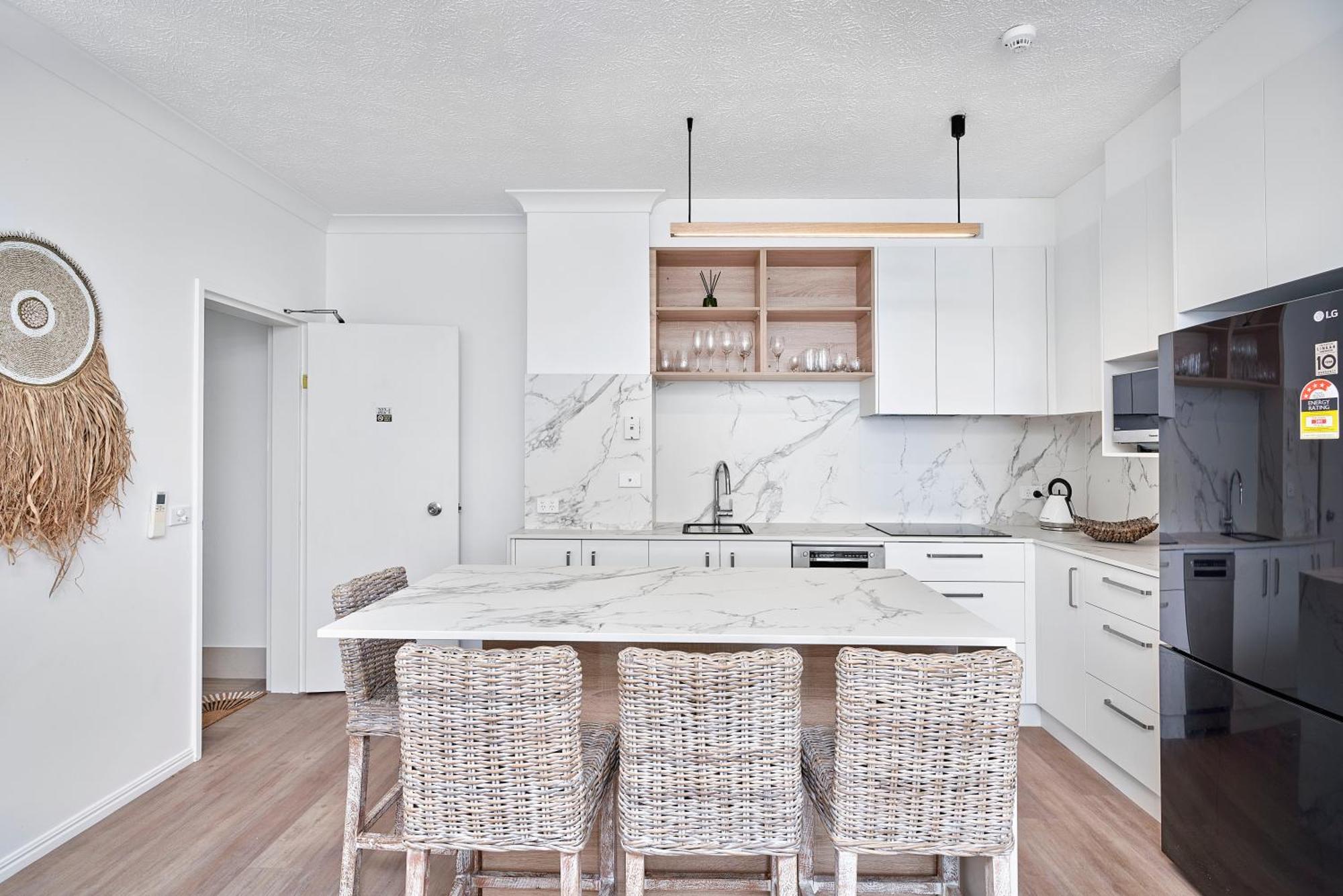 Apartment Alassio Beachfront Palm Cove