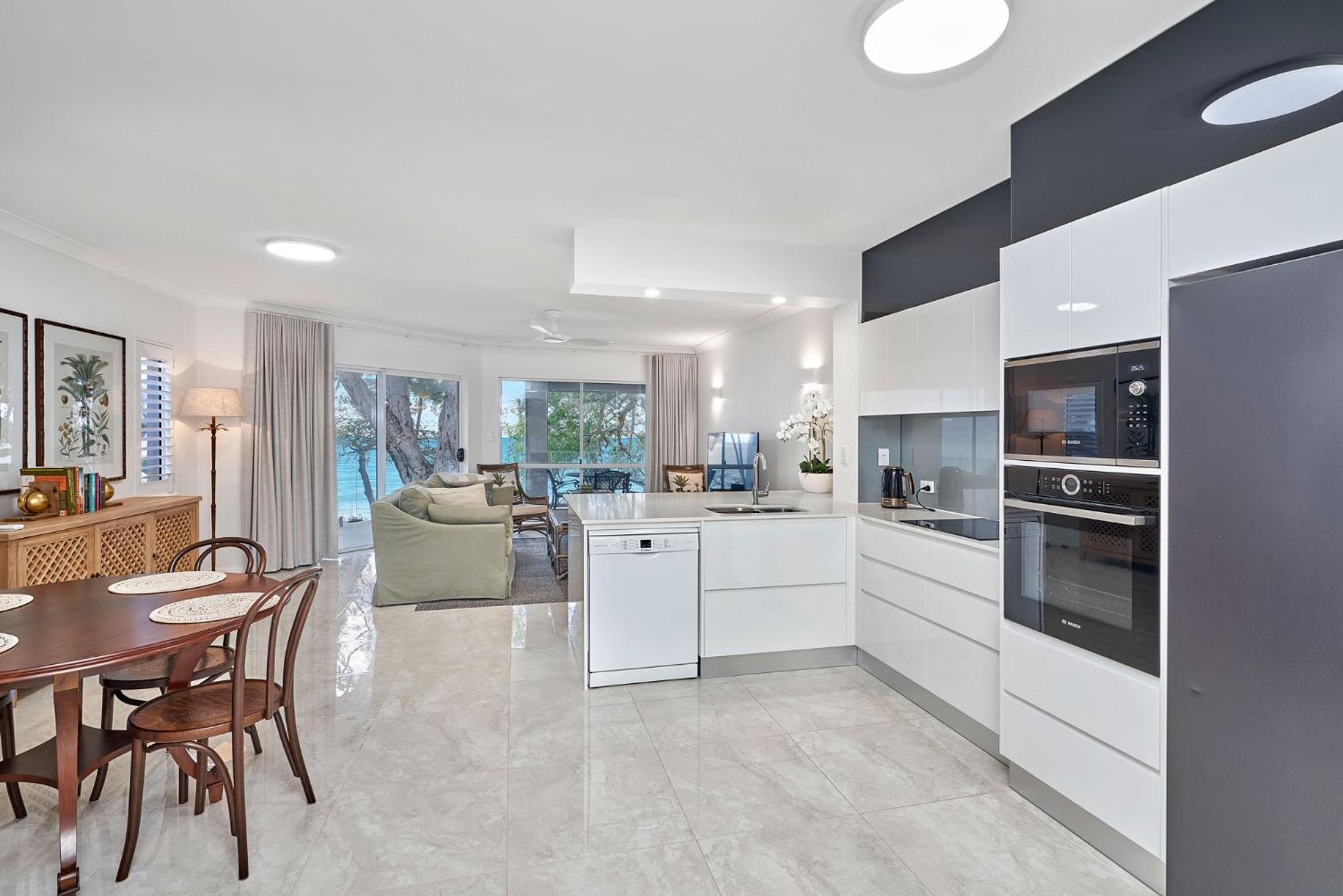 Coral Horizons Ocean View Apartment Palm Cove
