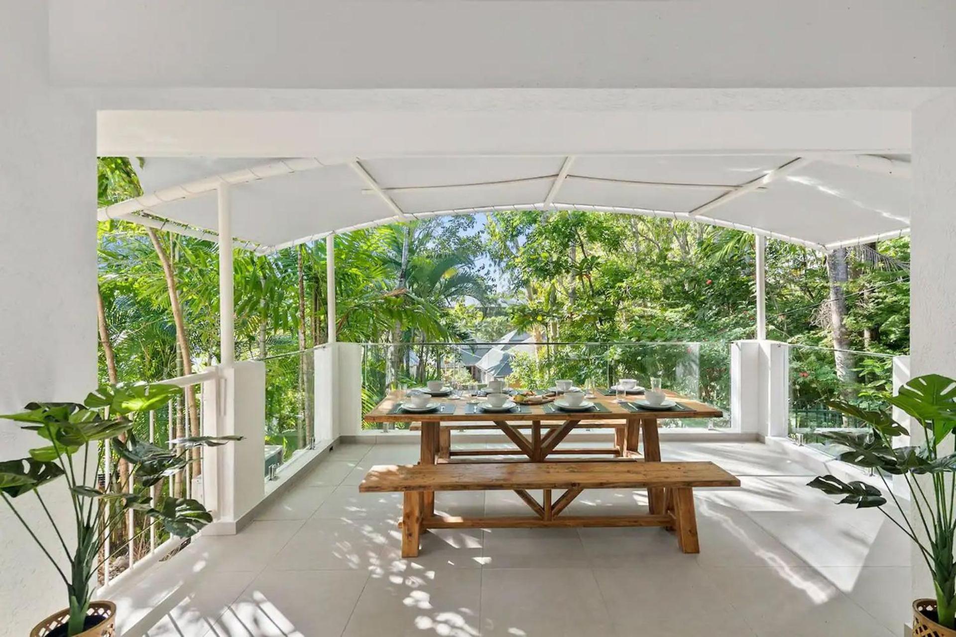 Belle Escapes Sandpipers House Holiday home Palm Cove