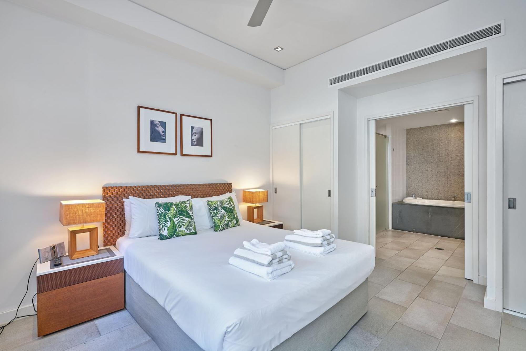 Apartment Swim Out In Triton Street Beachfront *