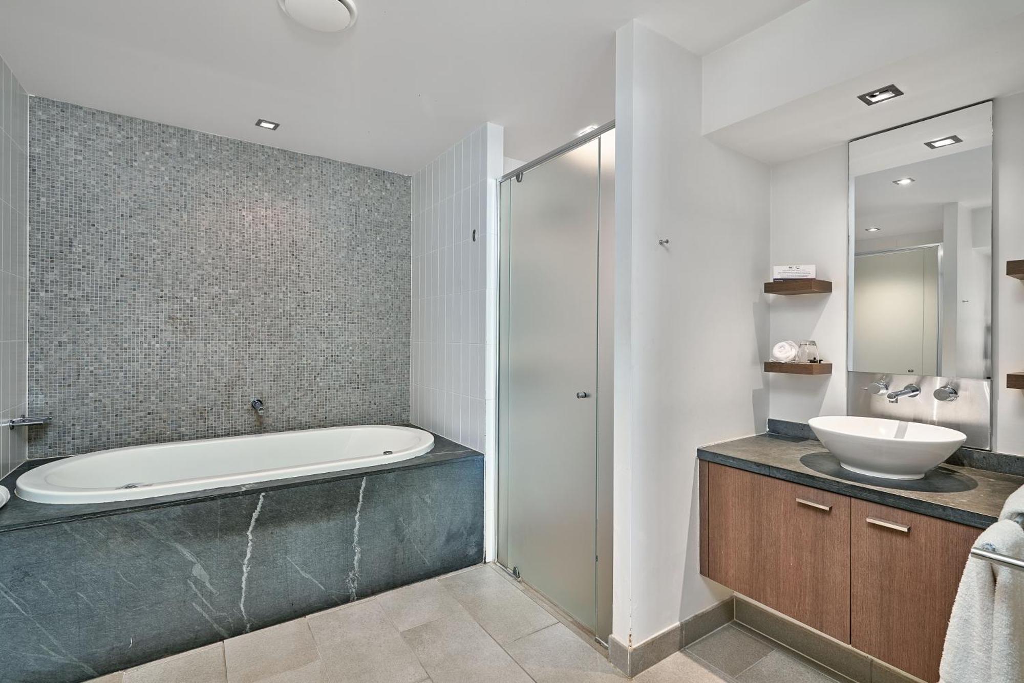 Swim Out In Triton Street Beachfront Apartment Palm Cove