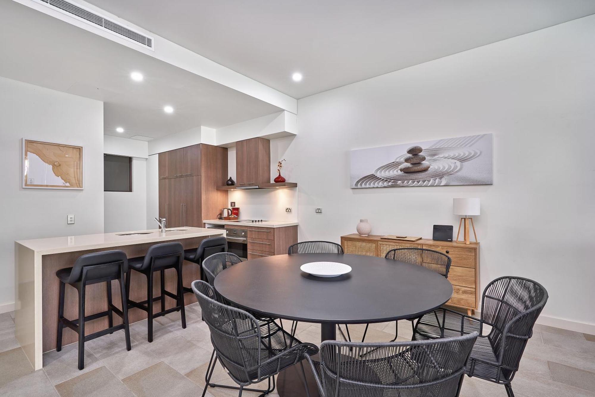 Swim Out In Triton Street Beachfront * Palm Cove