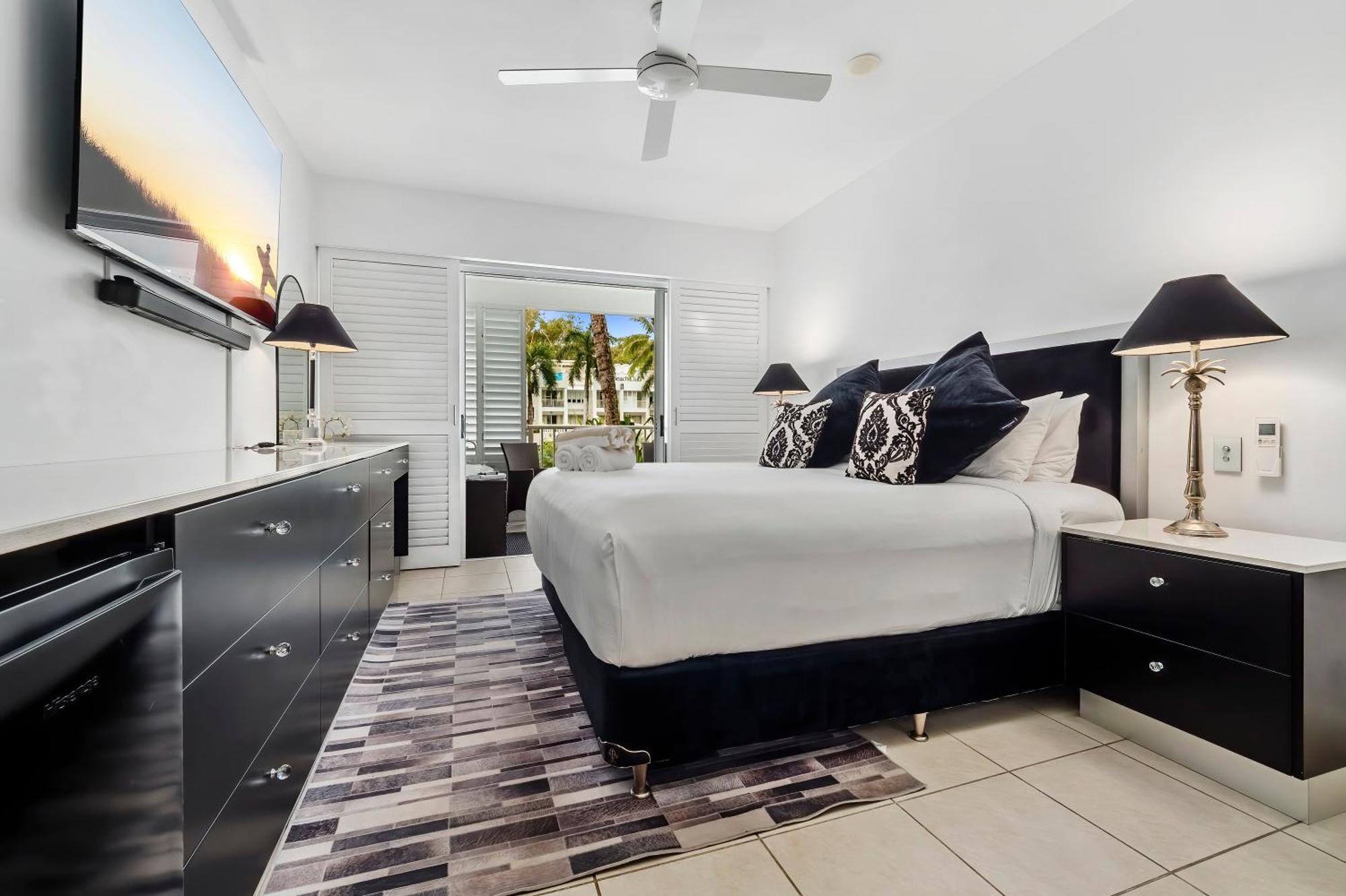 Luxury 2 Bedroom Club Apartment Palm Cove